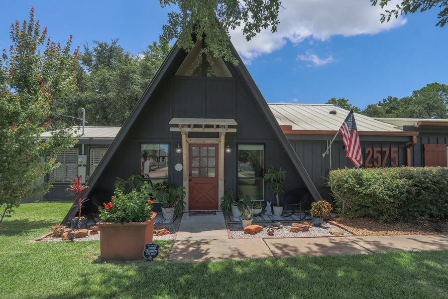 Property photo for 2575 Cliff Drive, Dickinson, TX