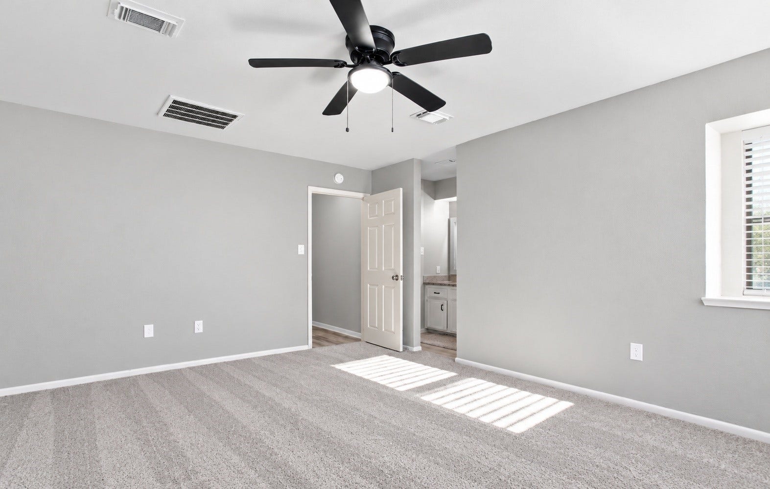 17810 Port O Call Street, Crosby, TX 77532 Another angle of the primary bedroom!