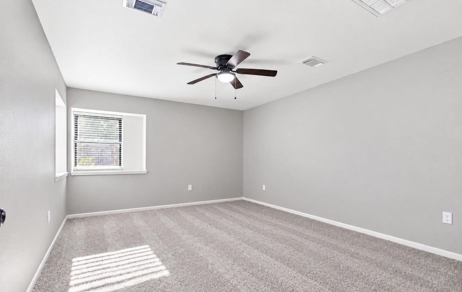 17810 Port O Call Street, Crosby, TX 77532 BRAND NEW CARPET