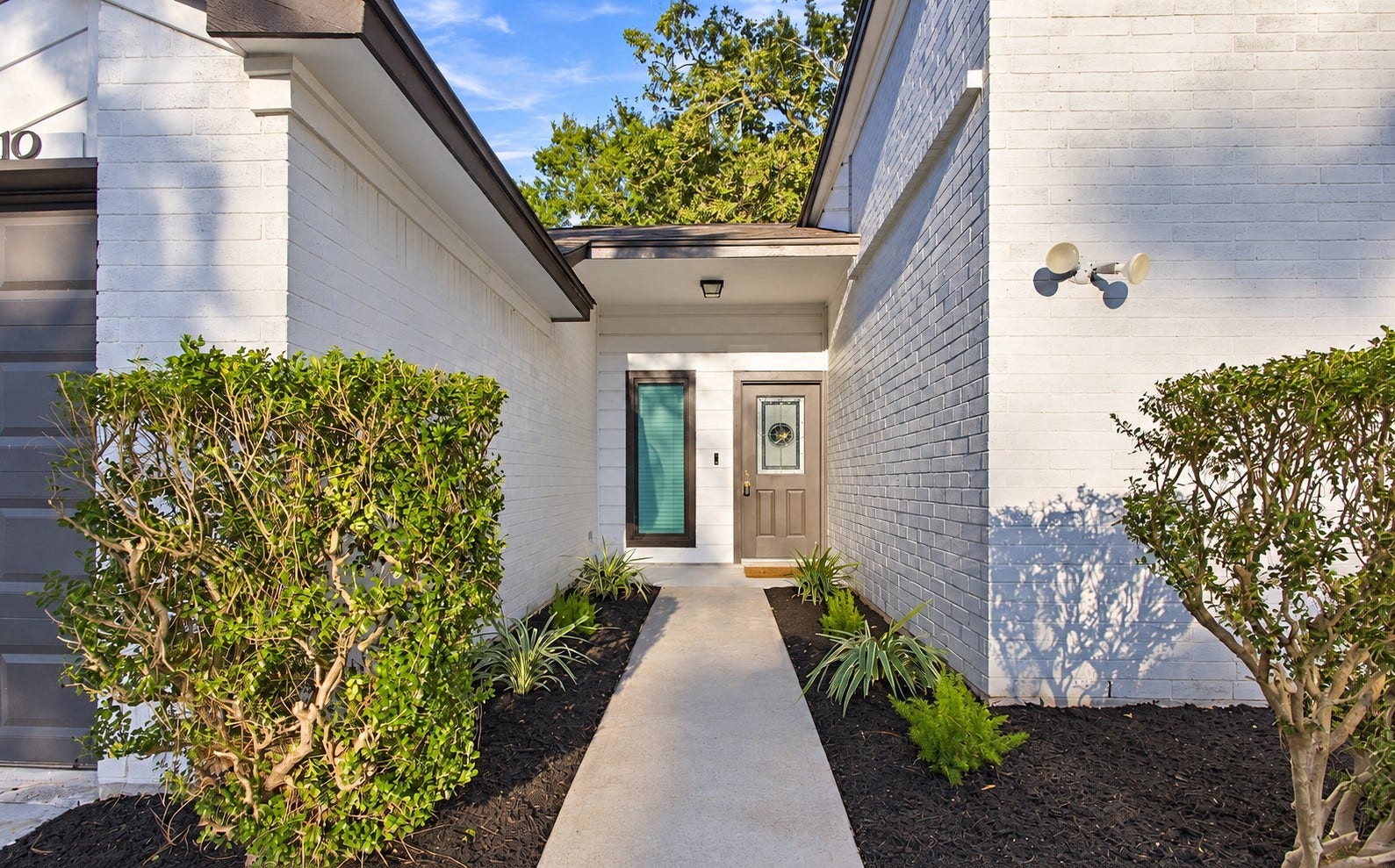 17810 Port O Call Street, Crosby, TX 77532 Welcome in!