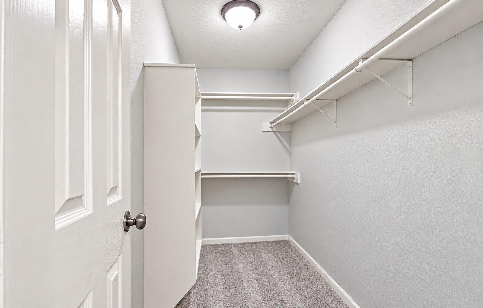 17810 Port O Call Street, Crosby, TX 77532 Very spacious walk-in closet in the primary bedroom!