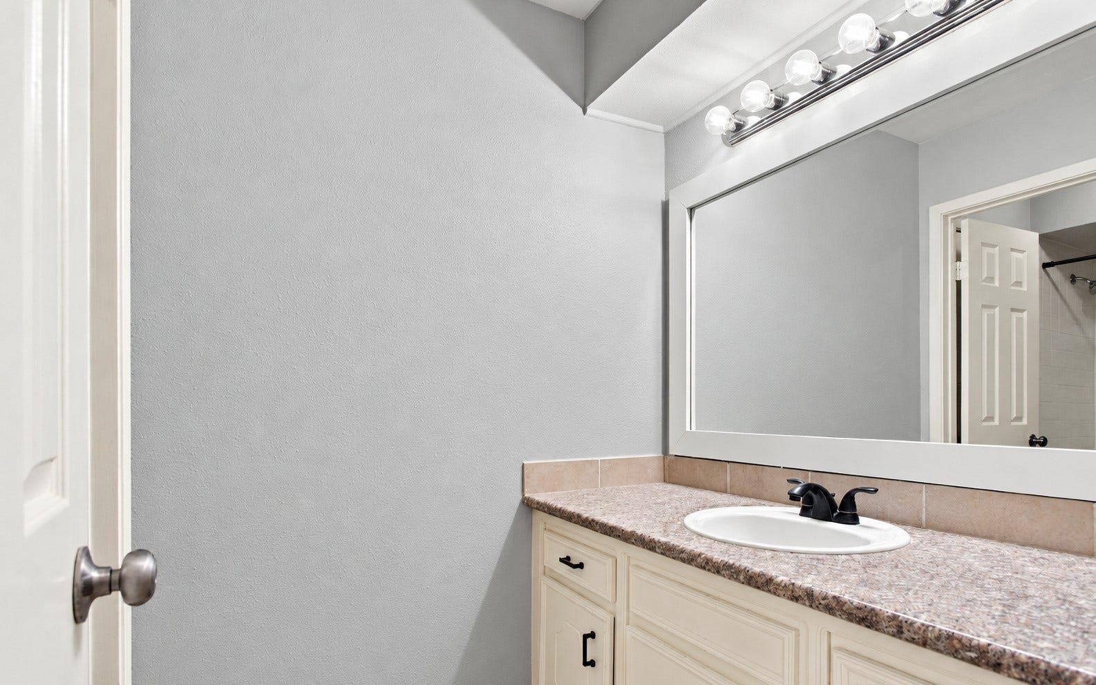 17810 Port O Call Street, Crosby, TX 77532 Another angle of the vanity in the secondary bathroom!