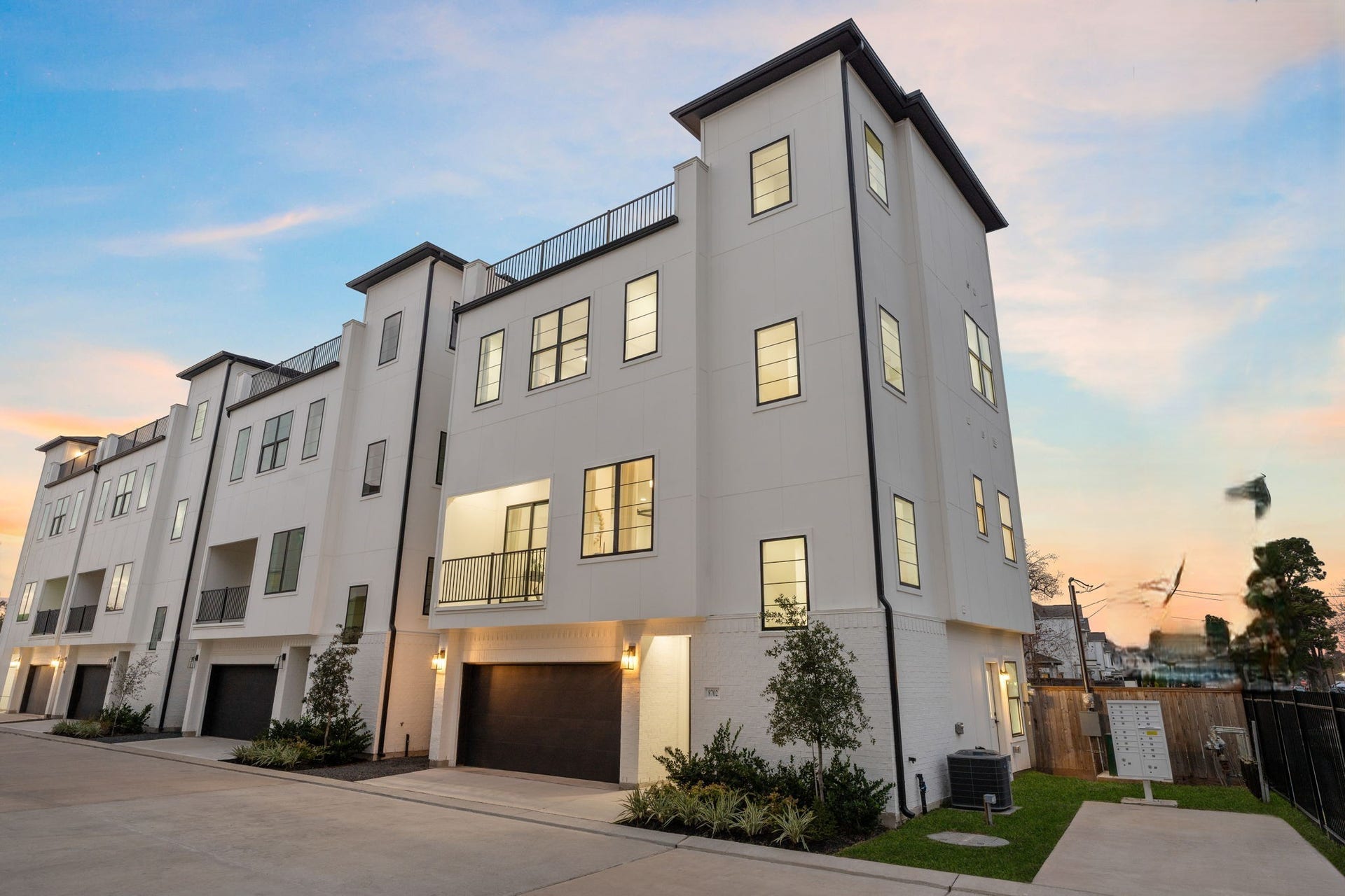 8710-87012 Ojeman Villas Drive, Houston, TX 77055