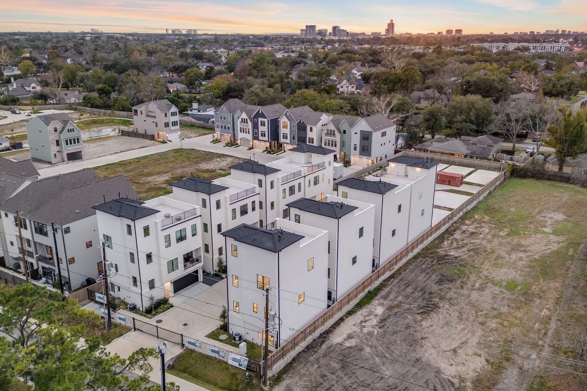 8710-87012 Ojeman Villas Drive, Houston, TX 77055