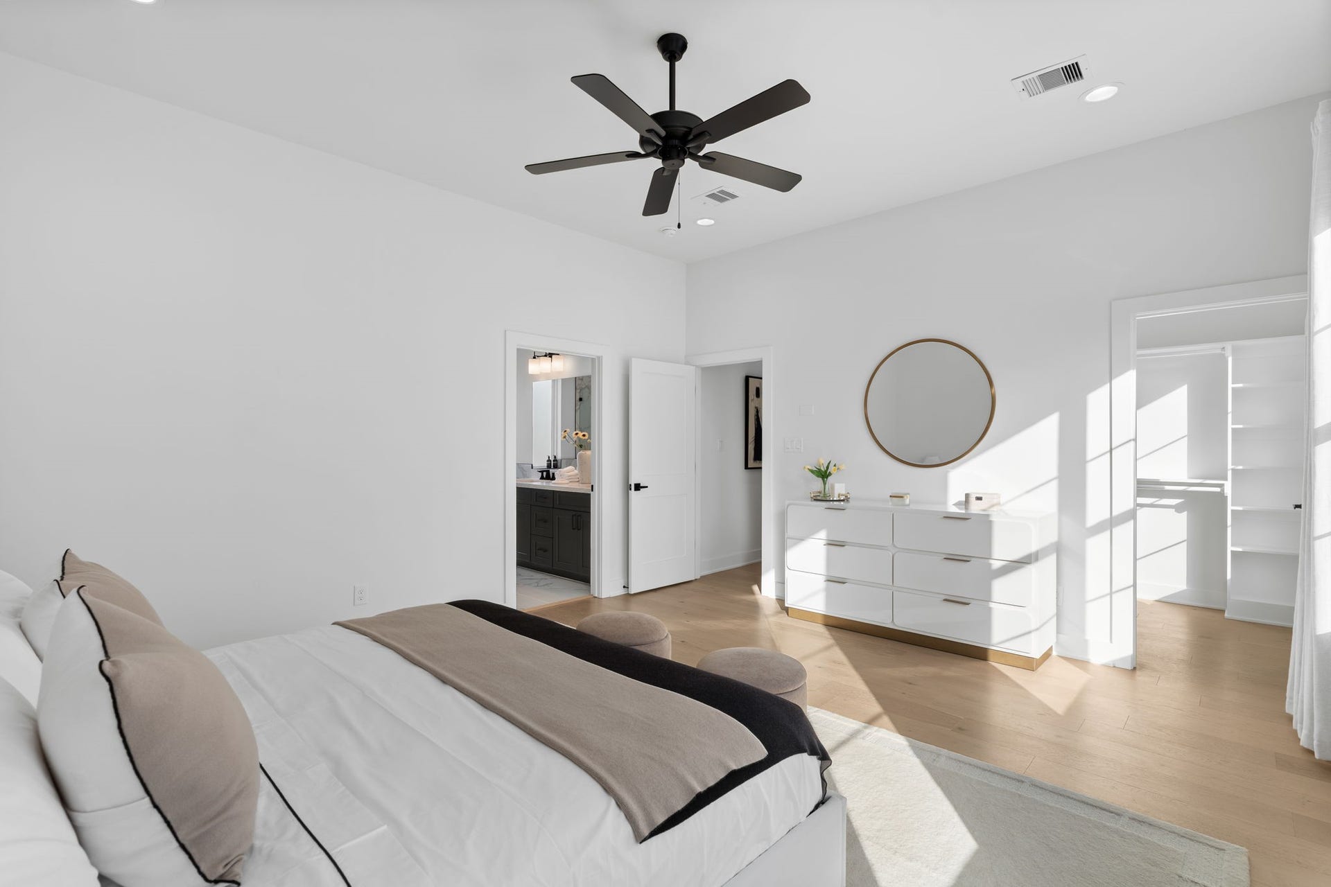8710-87012 Ojeman Villas Drive, Houston, TX 77055