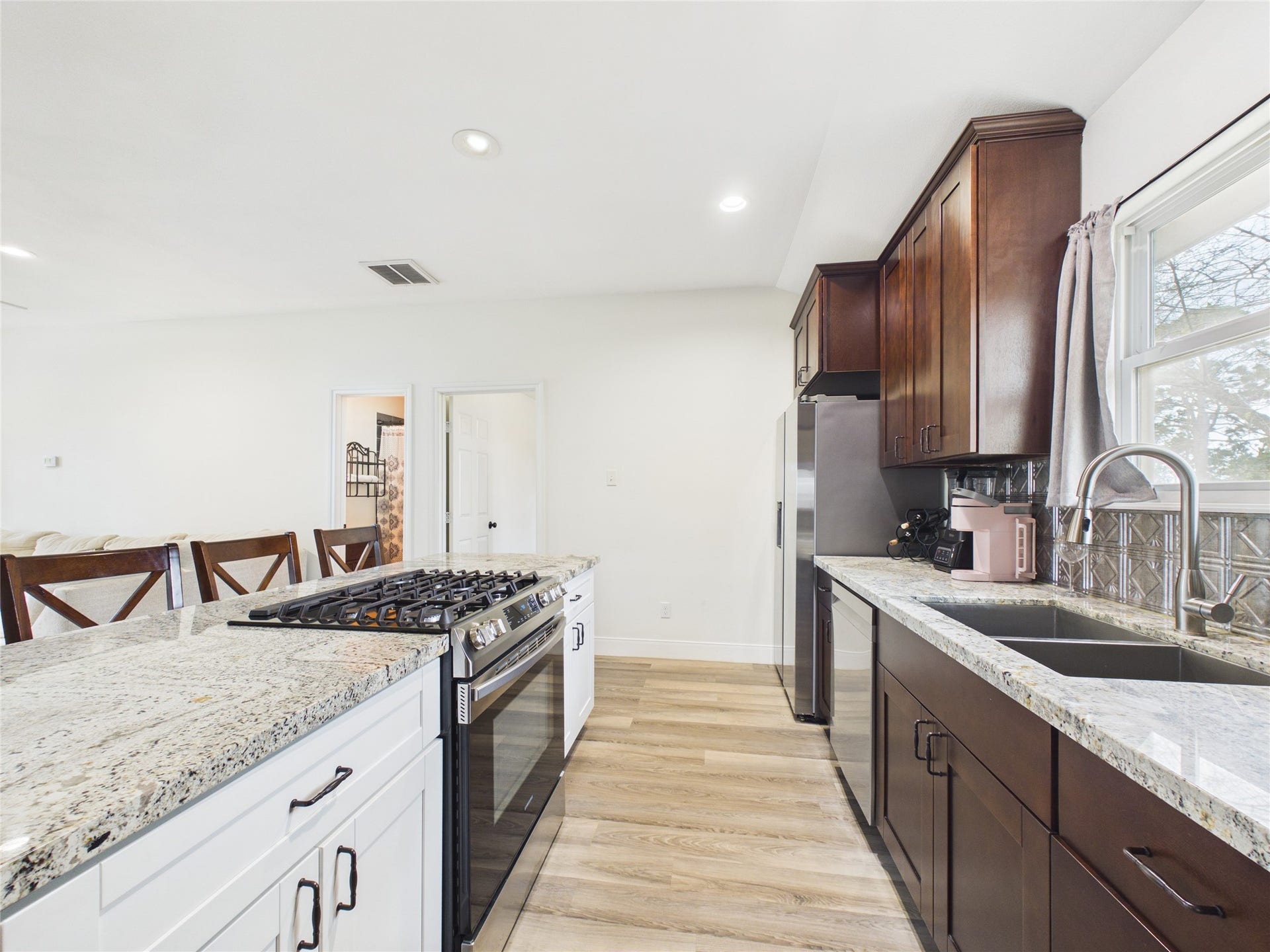 4506 Linninger Lane, Dickinson, TX 77539 4506 Linninger Lane, Dickinson, TX 77539
