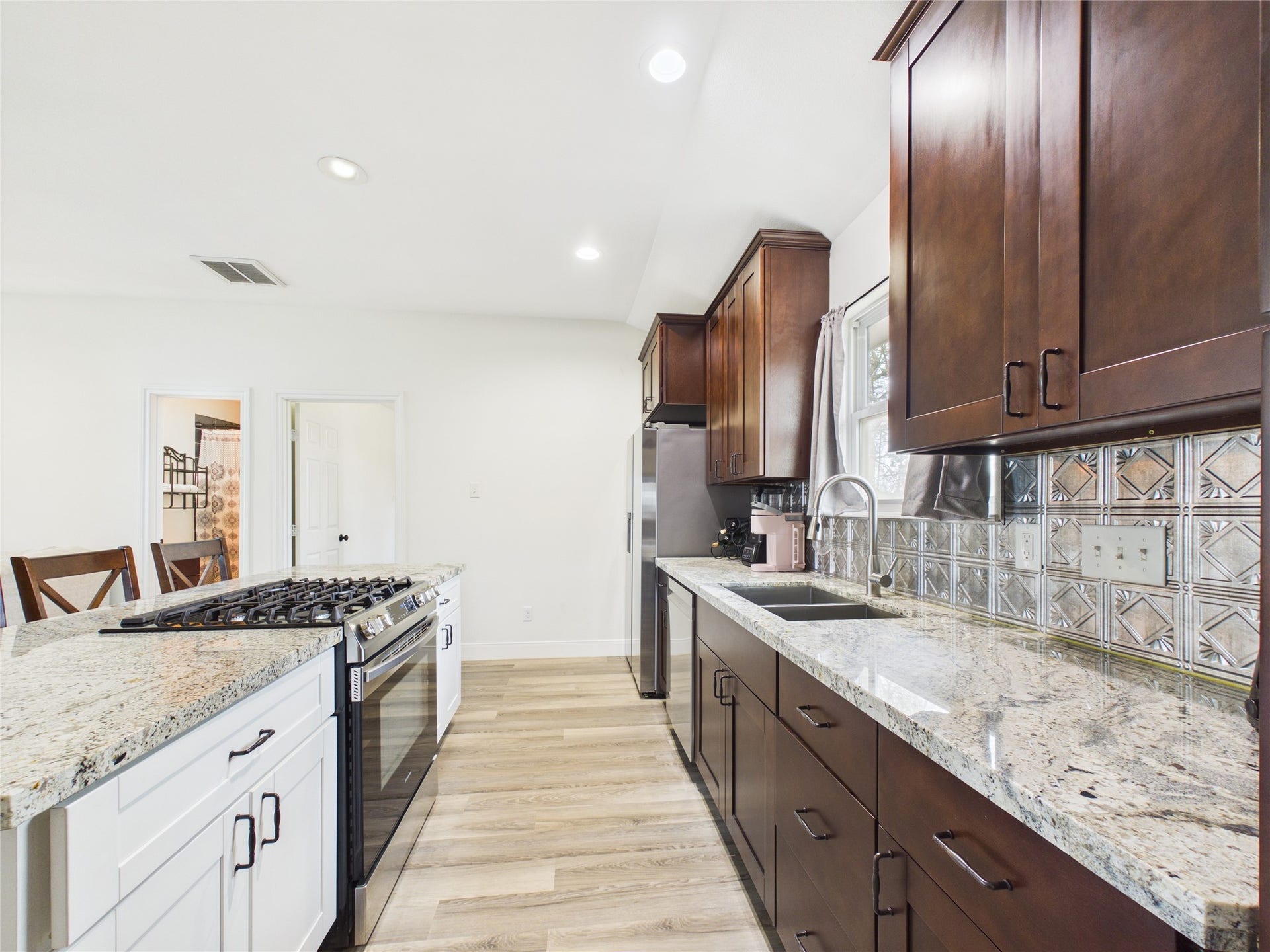 4506 Linninger Lane, Dickinson, TX 77539 4506 Linninger Lane, Dickinson, TX 77539