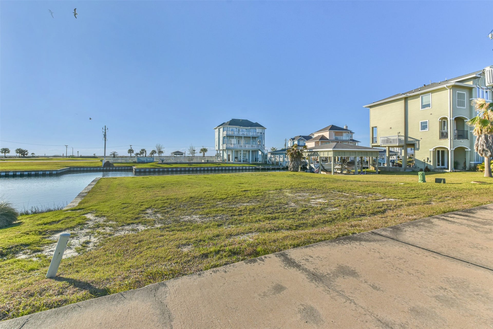 8 Fleming, Hitchcock, TX 77563 8 Fleming, Hitchcock, TX 77563