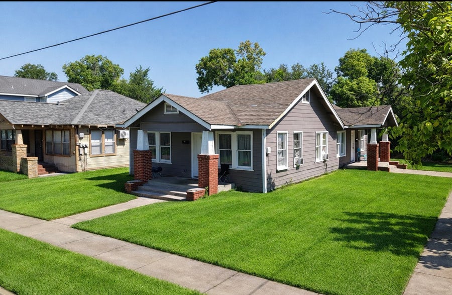 Property photo for 300 W James Street, Baytown, TX