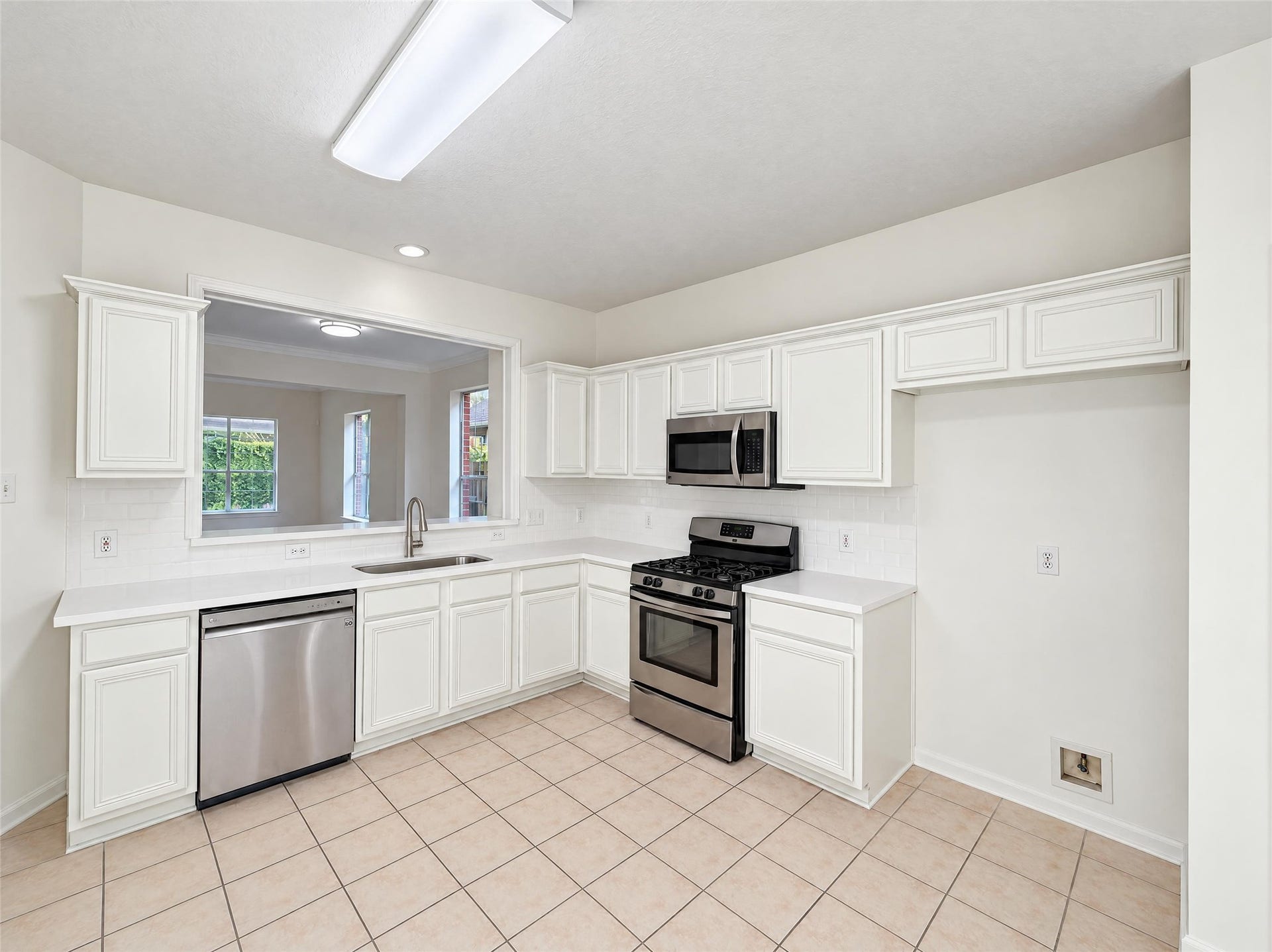 12522 Meadowglen Drive, Meadows Place, TX 77477