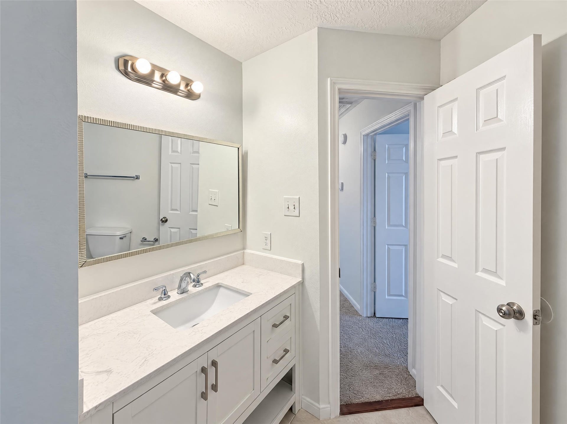 12522 Meadowglen Drive, Meadows Place, TX 77477