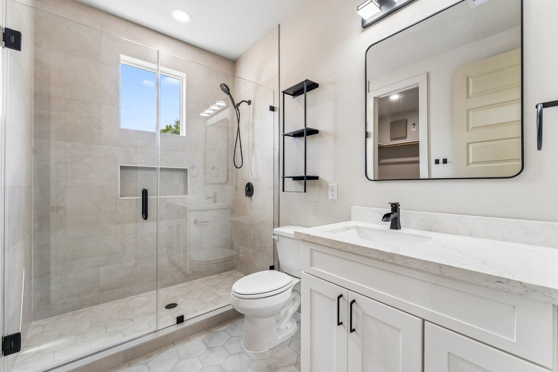8027 BETTY BOOP Street, Houston, TX 77028 8027 BETTY BOOP Street, Houston, TX 77028