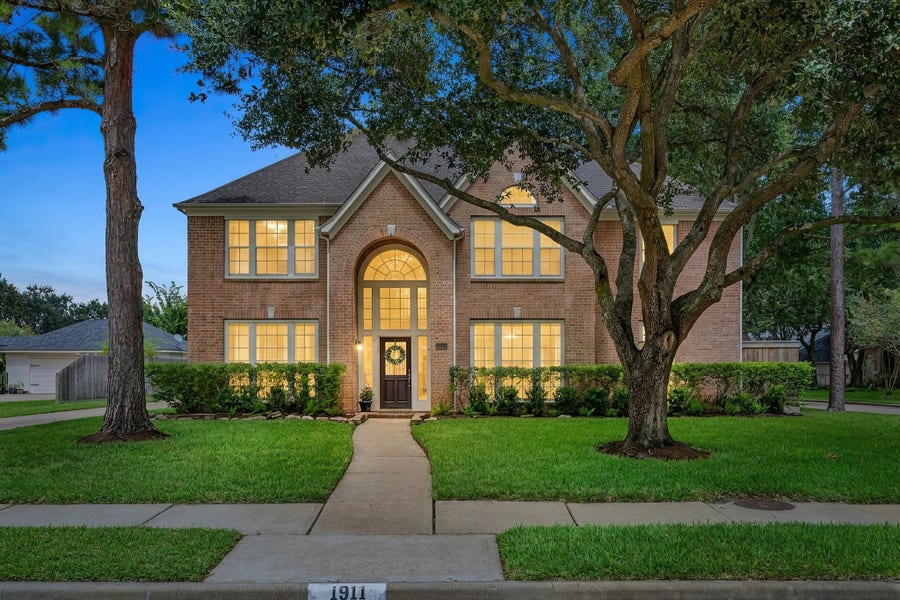 Property photo for 1911 Hartglen Circle, Katy, TX