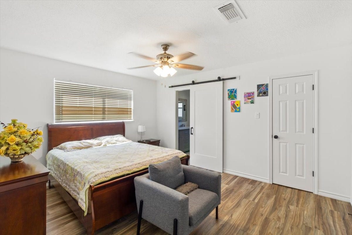3735 Glade Forest Drive, Houston, TX 77339 Primary bedroom