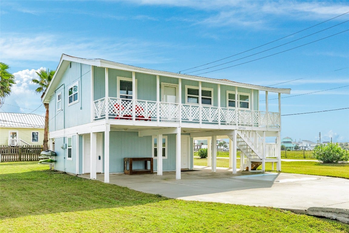 16725 Edward Teach Road, Jamaica Beach, TX 77554 Welcome to 16725 Edward Teach Road!