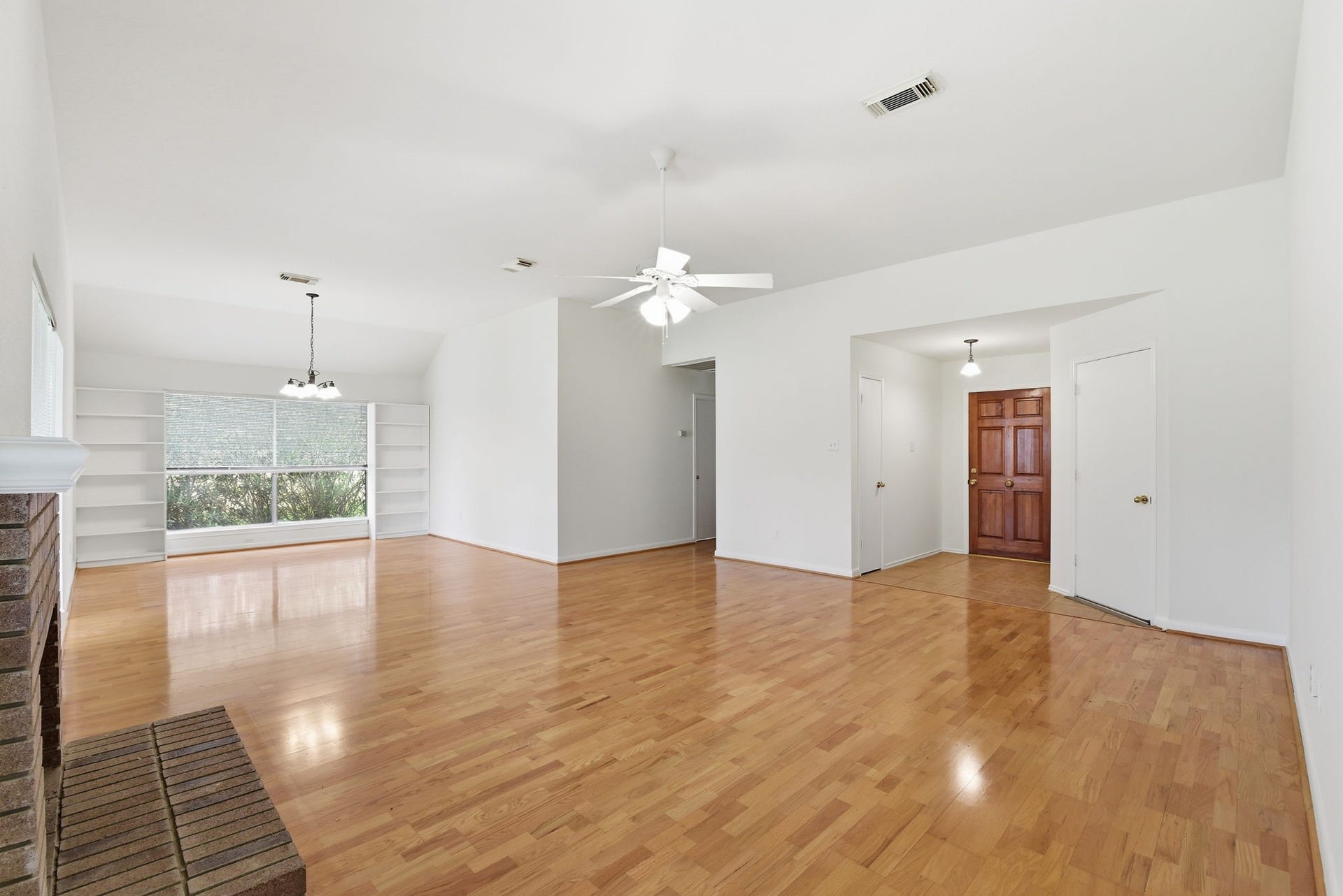 2739 S Peach Hollow Circle, Pearland, TX 77584 2739 S Peach Hollow Circle, Pearland, TX 77584