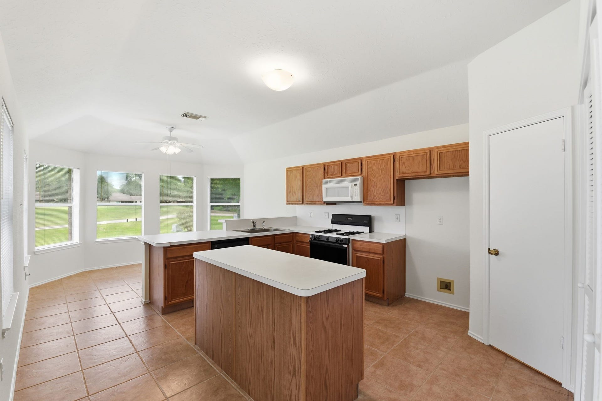 2739 S Peach Hollow Circle, Pearland, TX 77584 2739 S Peach Hollow Circle, Pearland, TX 77584