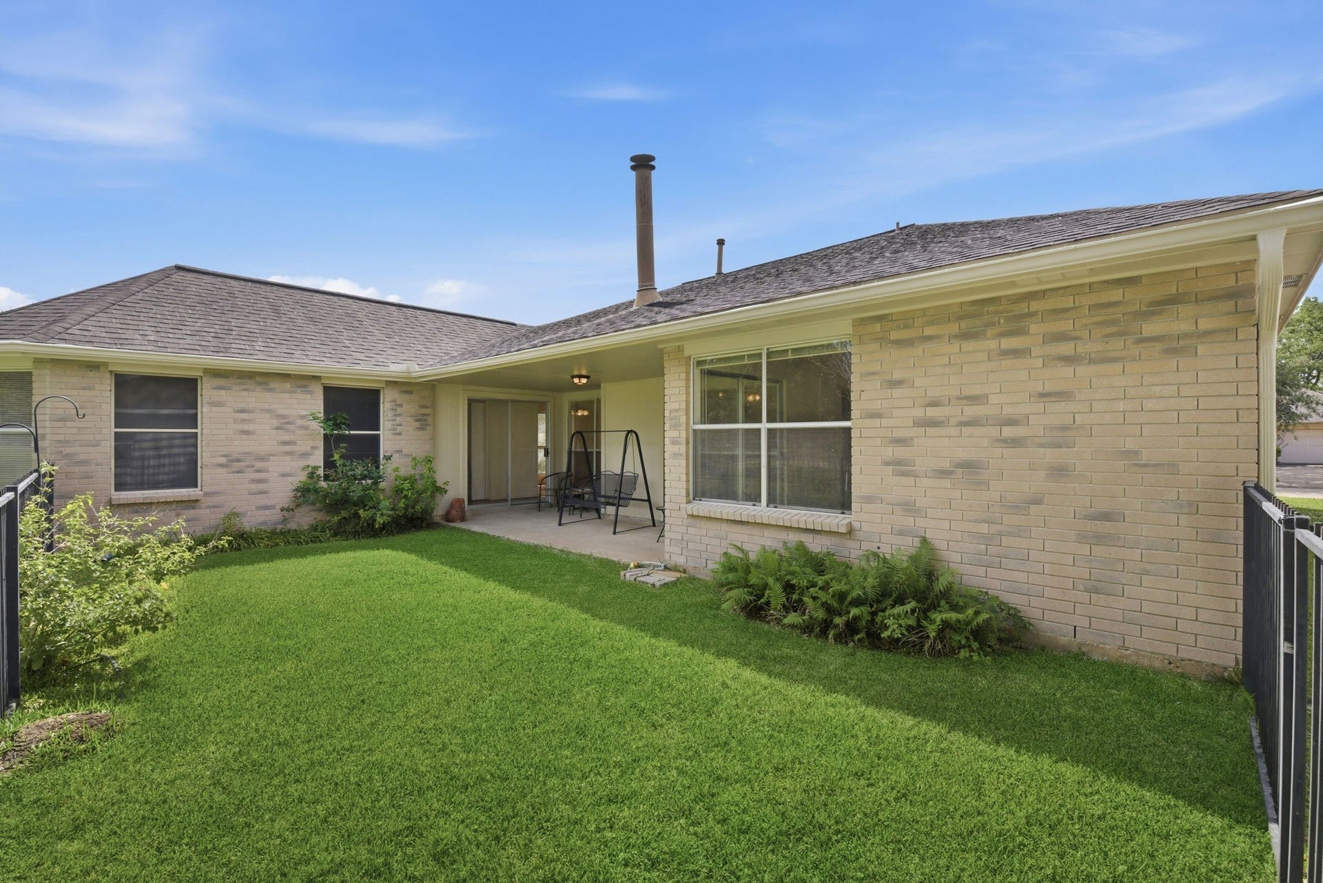 2739 S Peach Hollow Circle, Pearland, TX 77584 2739 S Peach Hollow Circle, Pearland, TX 77584