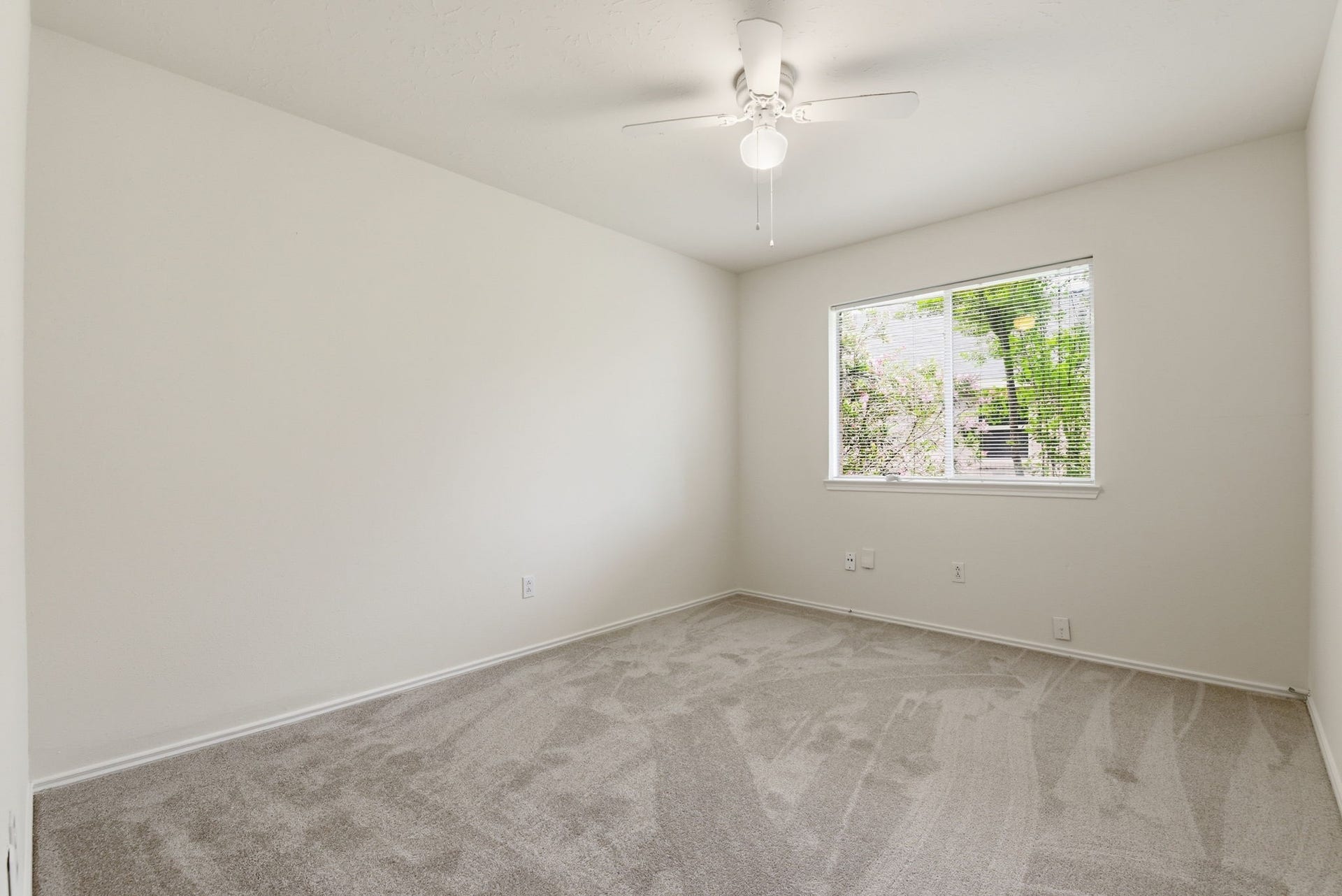 2739 S Peach Hollow Circle, Pearland, TX 77584 2739 S Peach Hollow Circle, Pearland, TX 77584