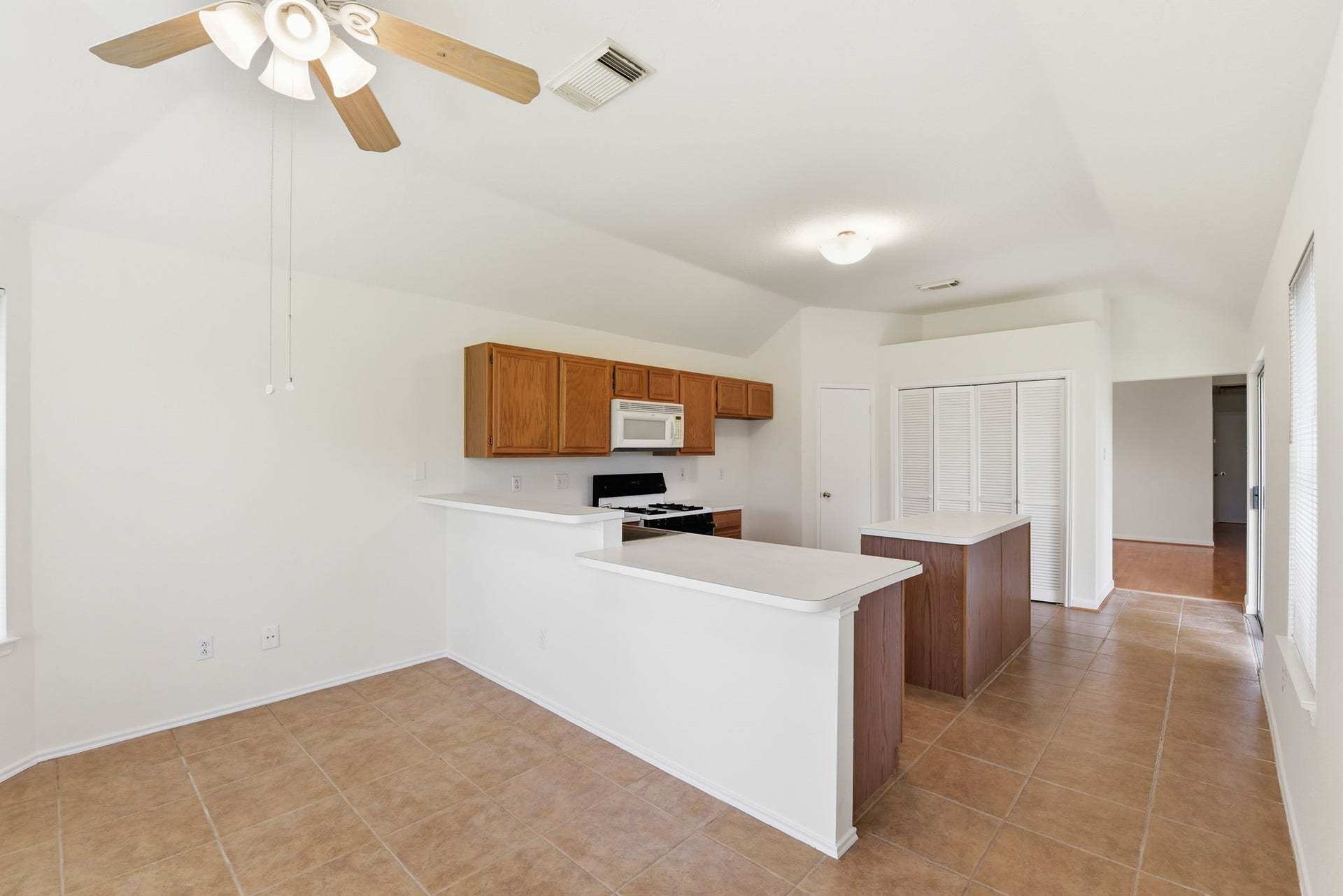 2739 S Peach Hollow Circle, Pearland, TX 77584 2739 S Peach Hollow Circle, Pearland, TX 77584