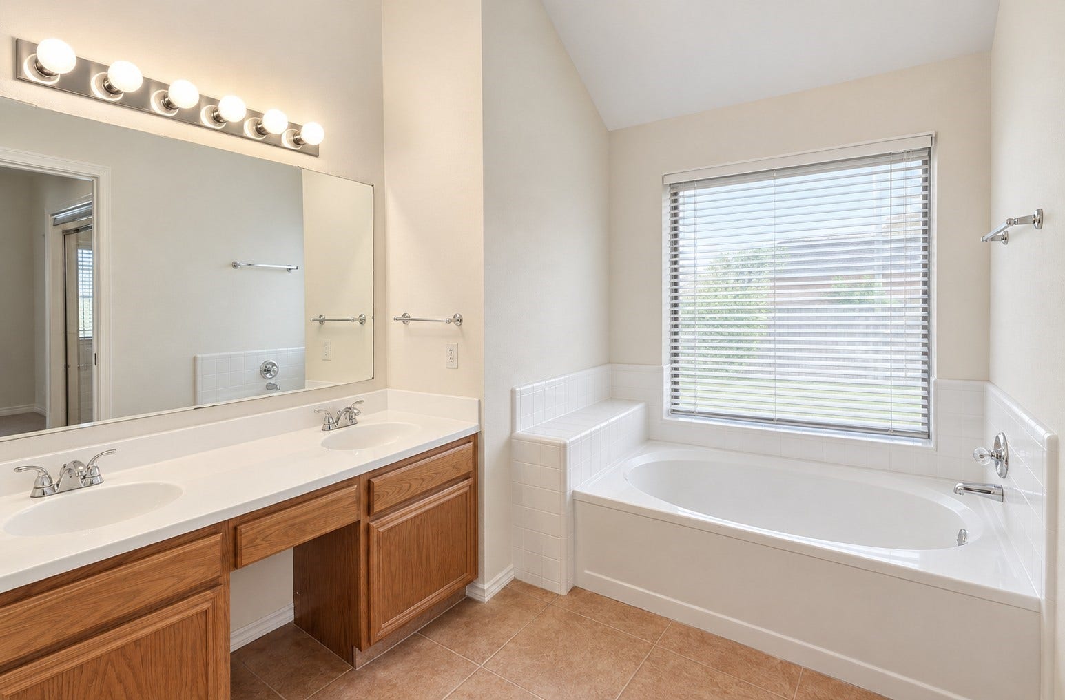 2739 S Peach Hollow Circle, Pearland, TX 77584 2739 S Peach Hollow Circle, Pearland, TX 77584