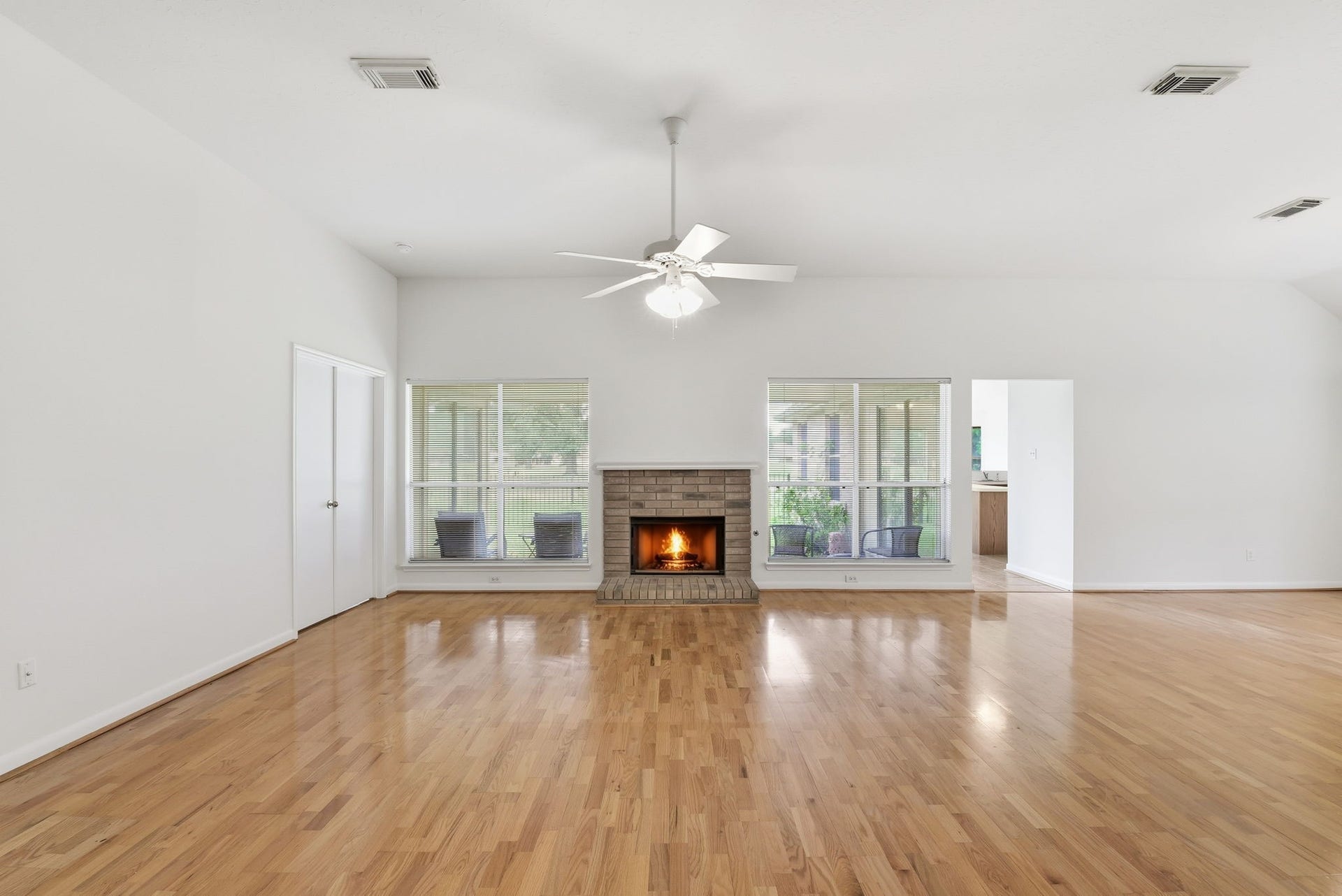 2739 S Peach Hollow Circle, Pearland, TX 77584 2739 S Peach Hollow Circle, Pearland, TX 77584