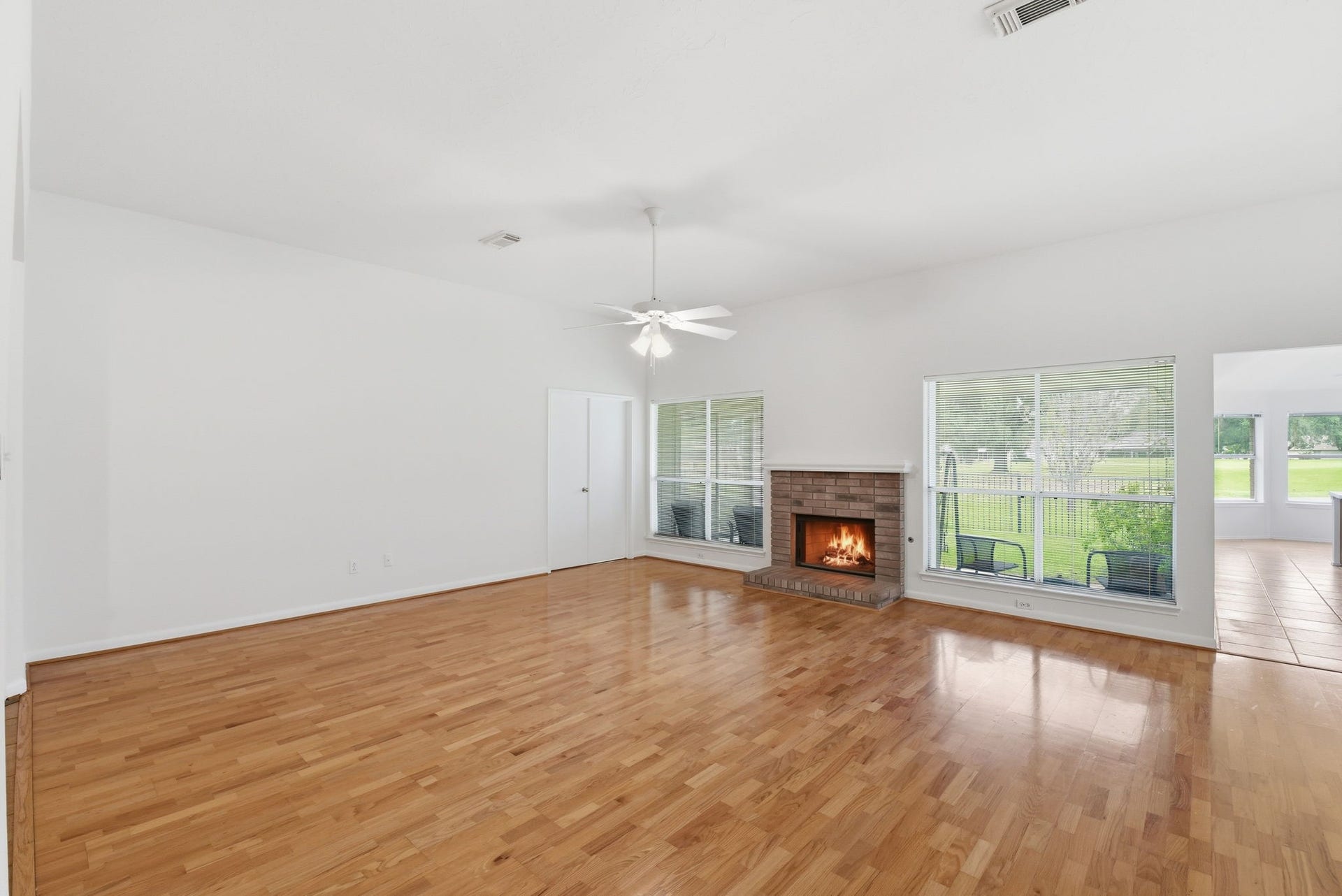 2739 S Peach Hollow Circle, Pearland, TX 77584 2739 S Peach Hollow Circle, Pearland, TX 77584