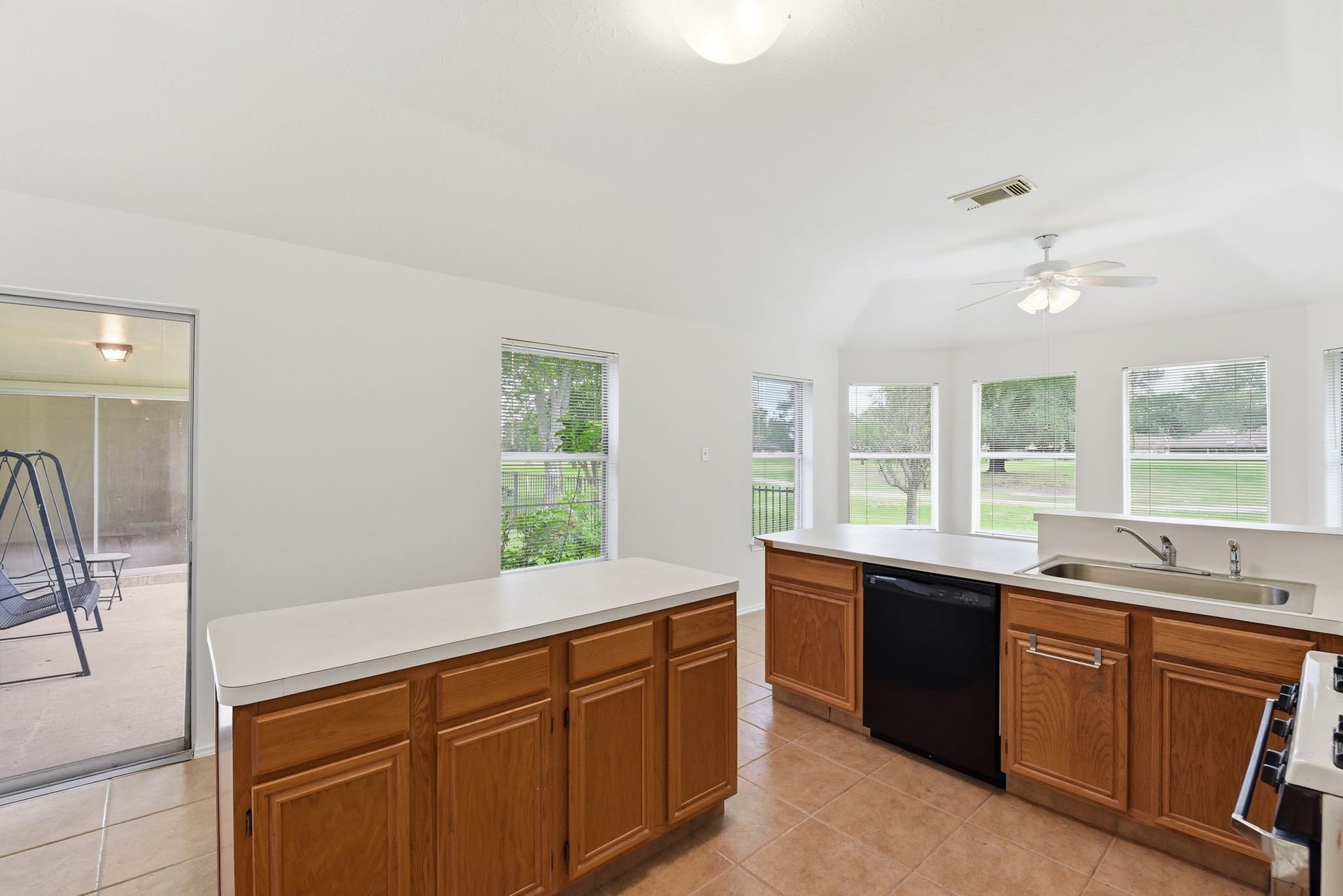 2739 S Peach Hollow Circle, Pearland, TX 77584 2739 S Peach Hollow Circle, Pearland, TX 77584