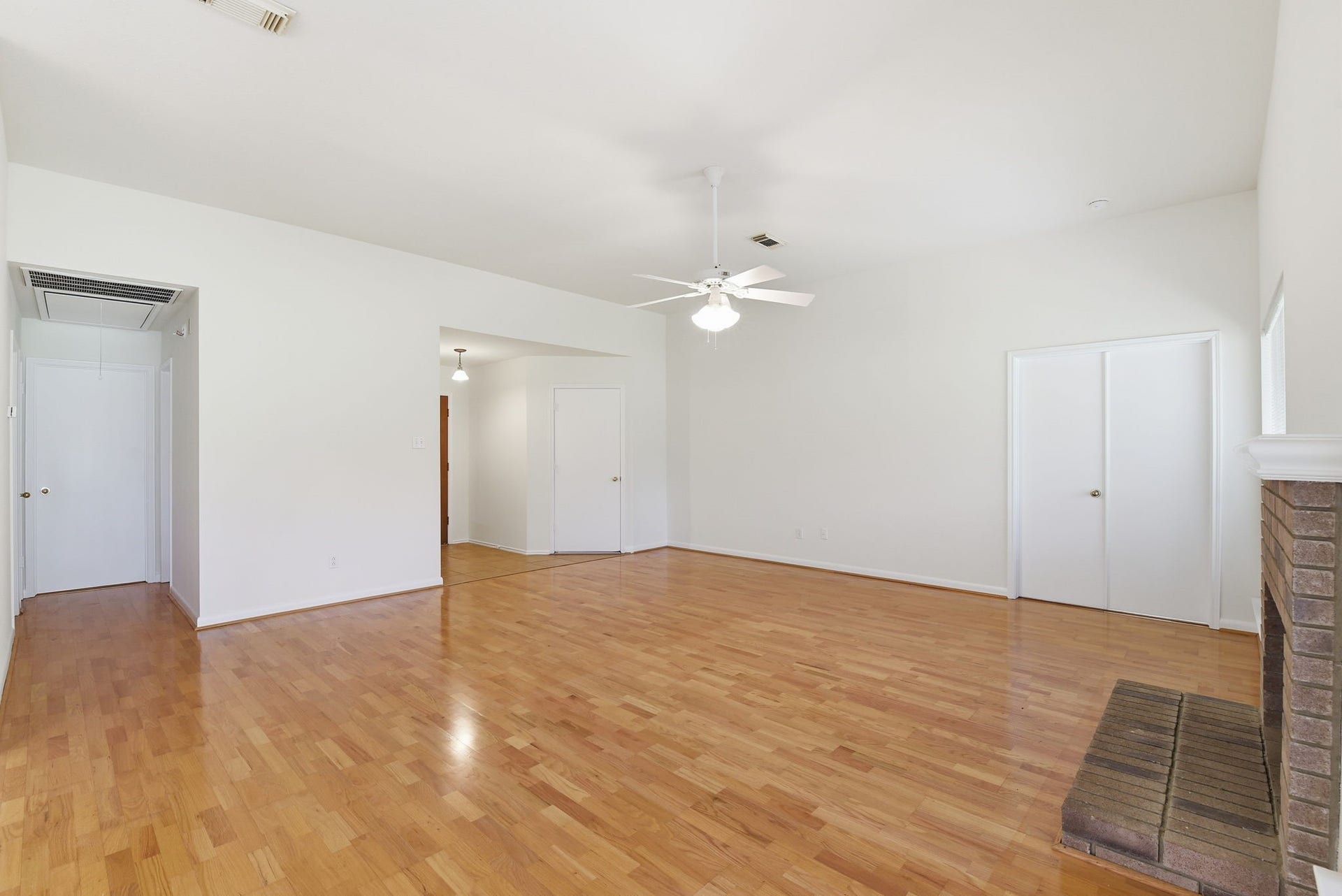 2739 S Peach Hollow Circle, Pearland, TX 77584 2739 S Peach Hollow Circle, Pearland, TX 77584