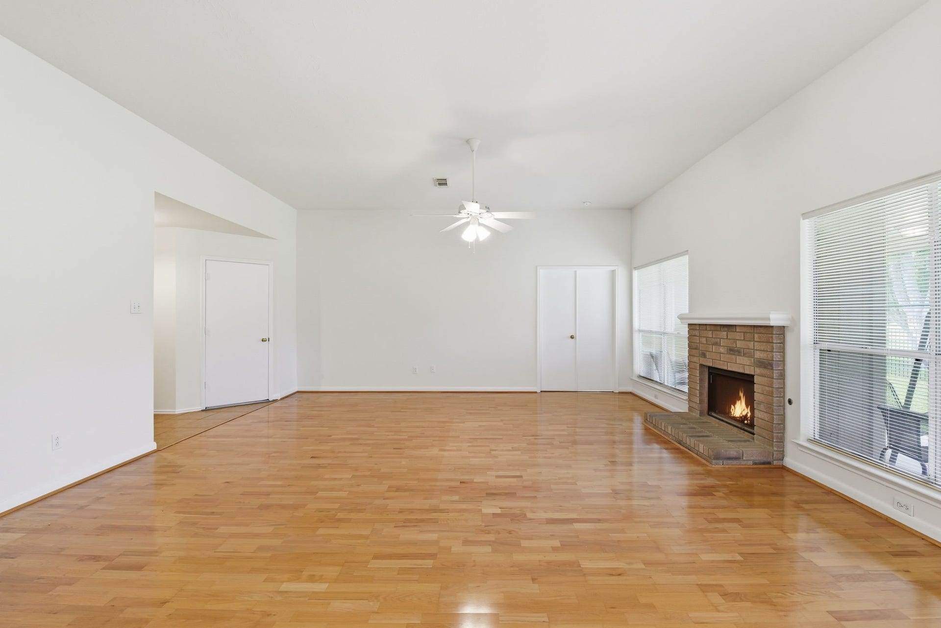 2739 S Peach Hollow Circle, Pearland, TX 77584 2739 S Peach Hollow Circle, Pearland, TX 77584