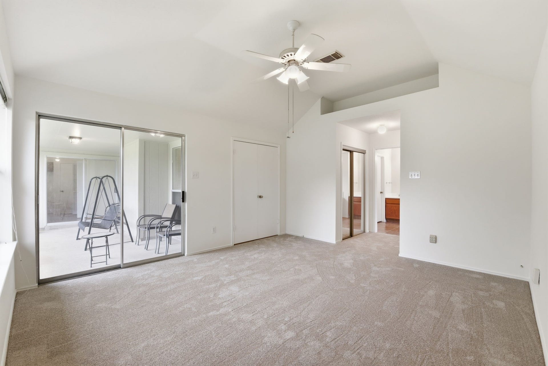 2739 S Peach Hollow Circle, Pearland, TX 77584 2739 S Peach Hollow Circle, Pearland, TX 77584