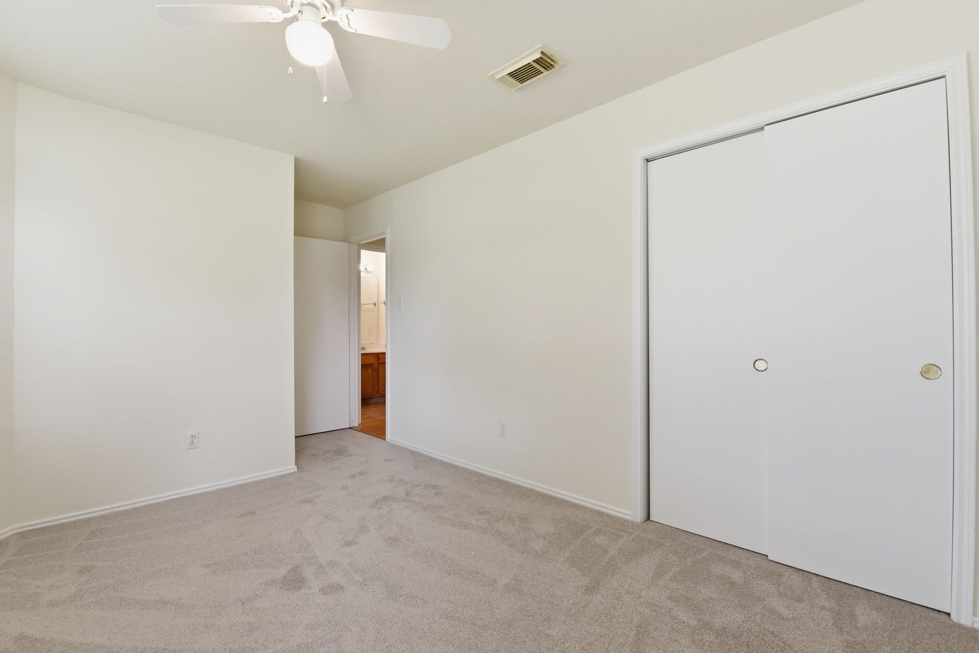 2739 S Peach Hollow Circle, Pearland, TX 77584 2739 S Peach Hollow Circle, Pearland, TX 77584