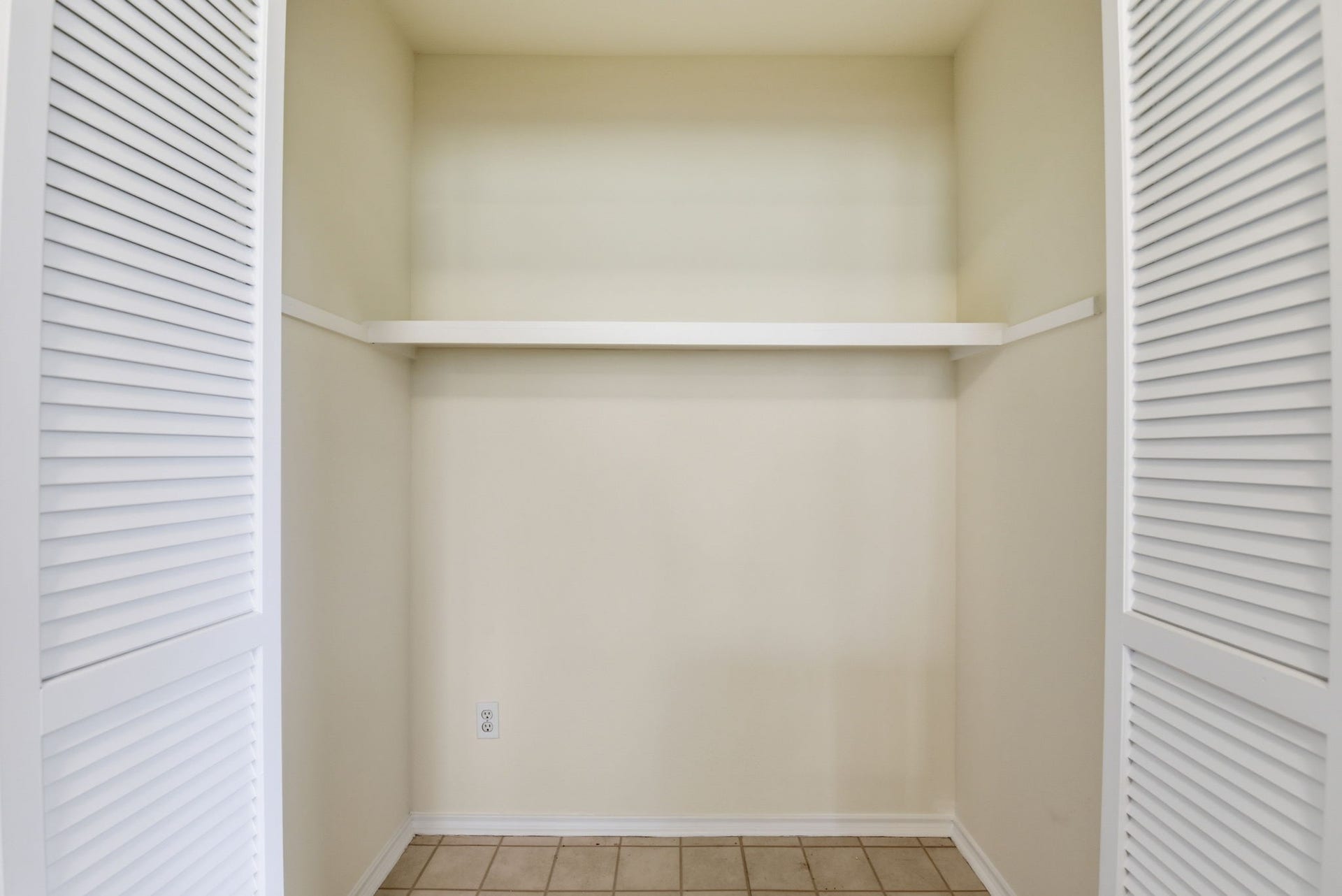 2739 S Peach Hollow Circle, Pearland, TX 77584 2739 S Peach Hollow Circle, Pearland, TX 77584