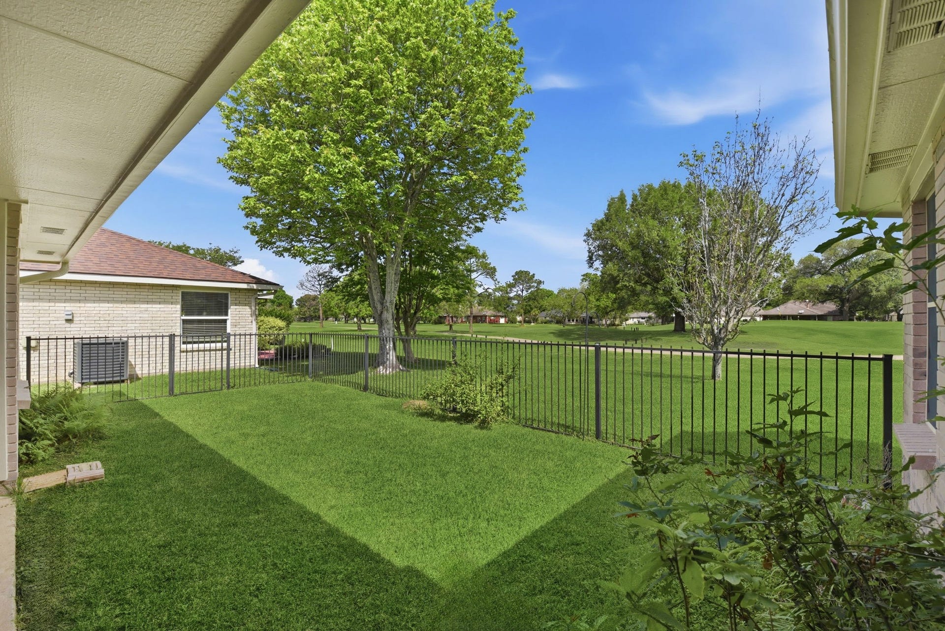 2739 S Peach Hollow Circle, Pearland, TX 77584 2739 S Peach Hollow Circle, Pearland, TX 77584