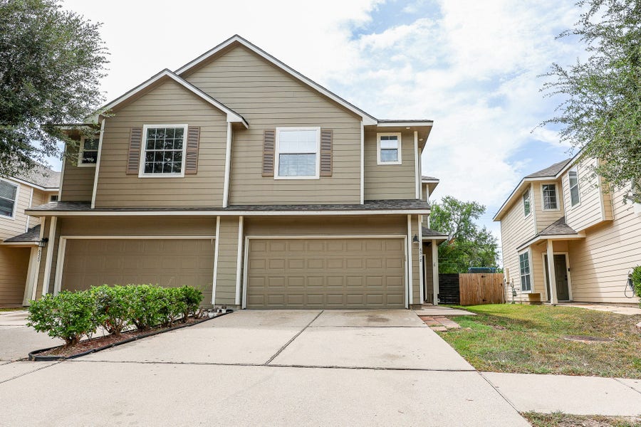 Property photo for 6318 Stoney Creek Drive, Pasadena, TX