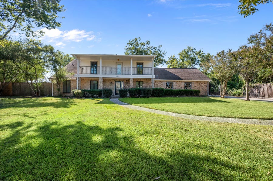 Property photo for 4702 Bayou Vista Drive, Houston, TX