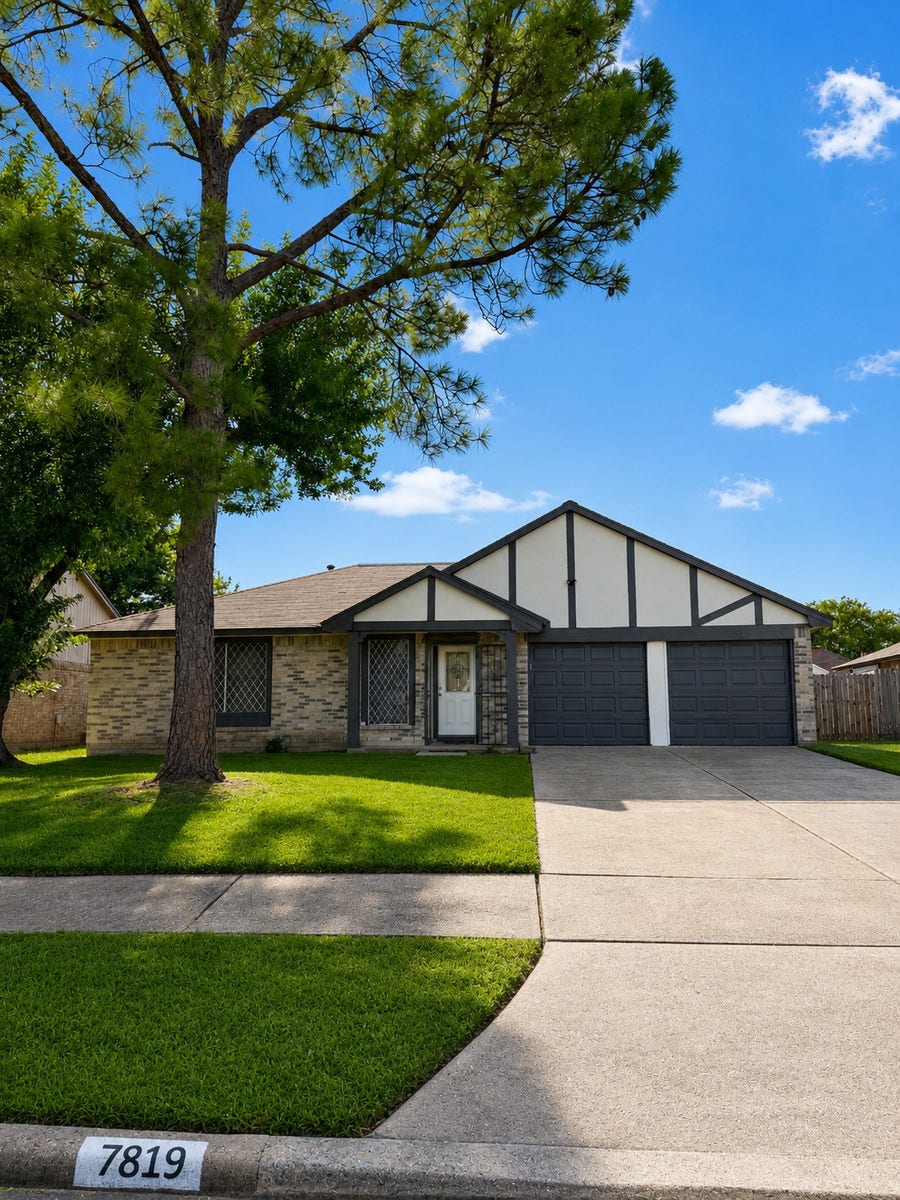Property photo for 7819 Breda Drive, Baytown, TX