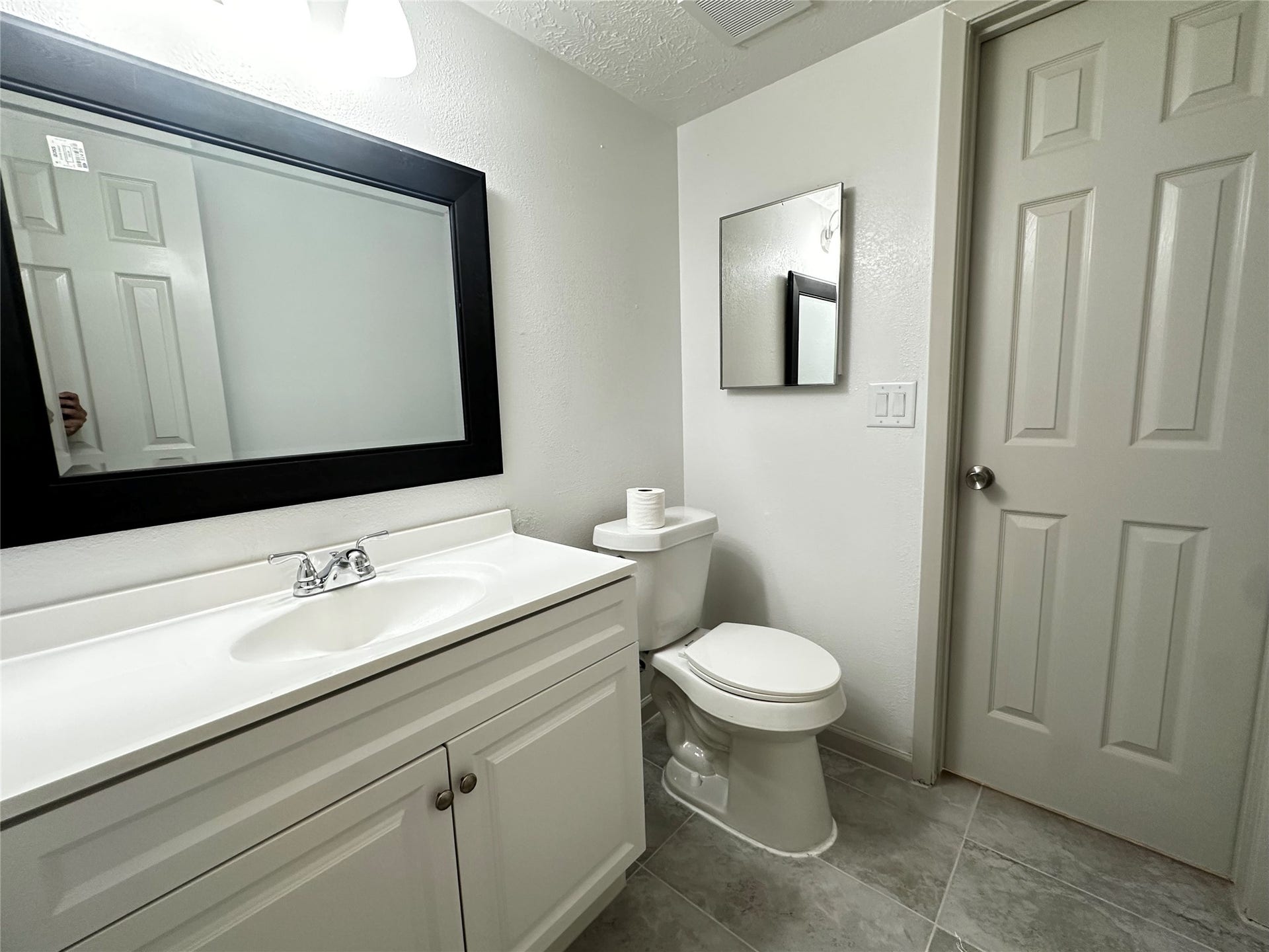 7718 Mosewood Street, Houston, TX 77040 Secondary Restroom