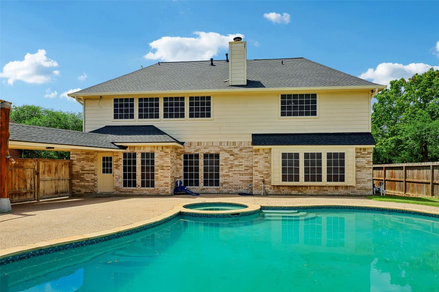 Property photo for 1207 Peregrine Drive, Friendswood, TX