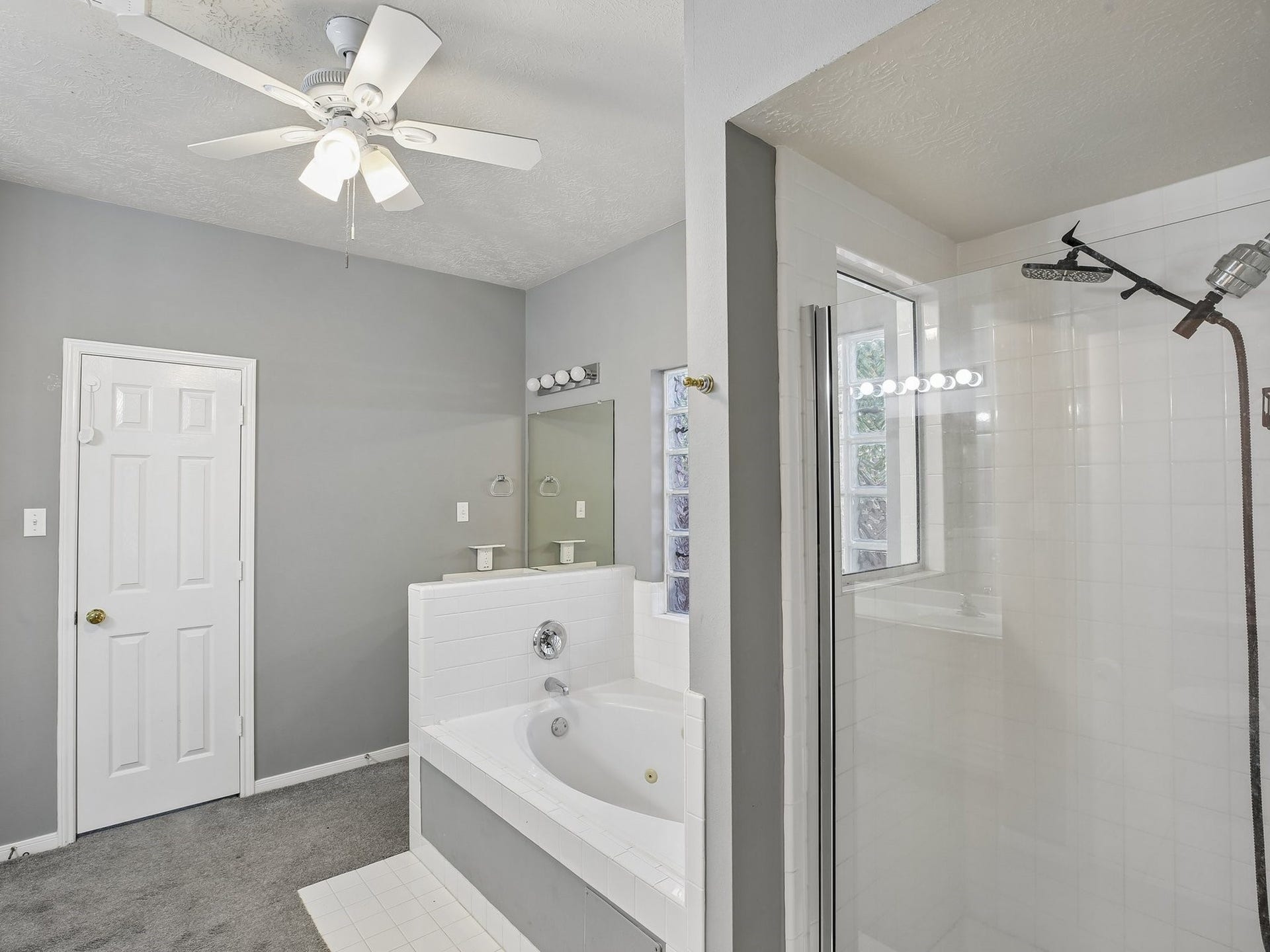 1207 Peregrine Drive, Friendswood, TX 77546