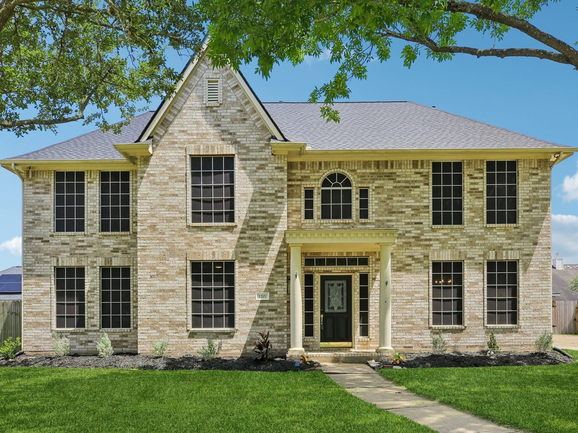 1207 Peregrine Drive, Friendswood, TX 77546