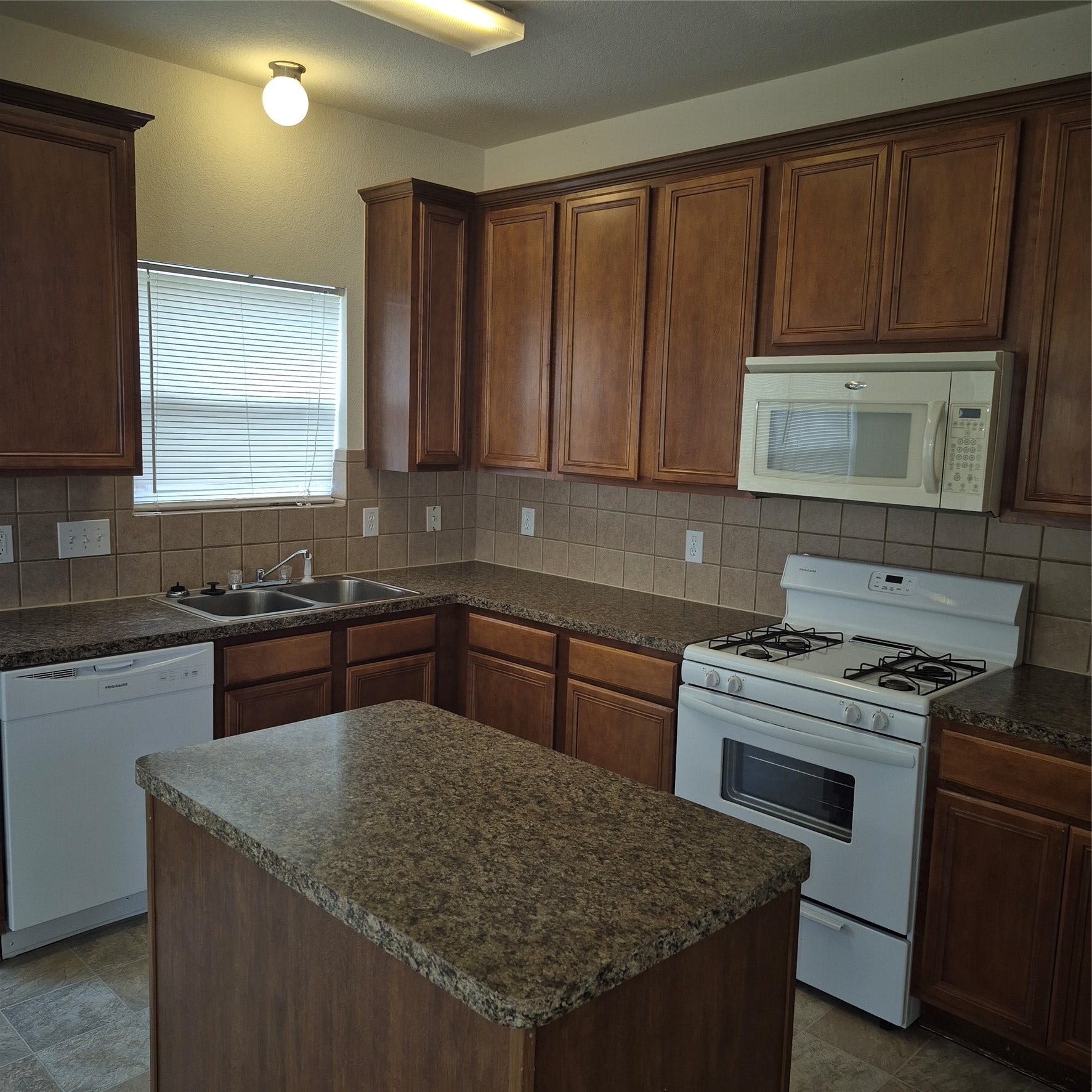 2735 Orchard Creek Lane, Katy, TX 77494