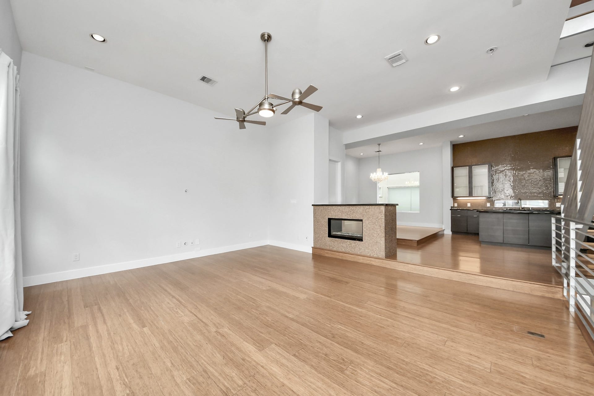 1807 Hickory Street, Houston, TX 77007 Living room
