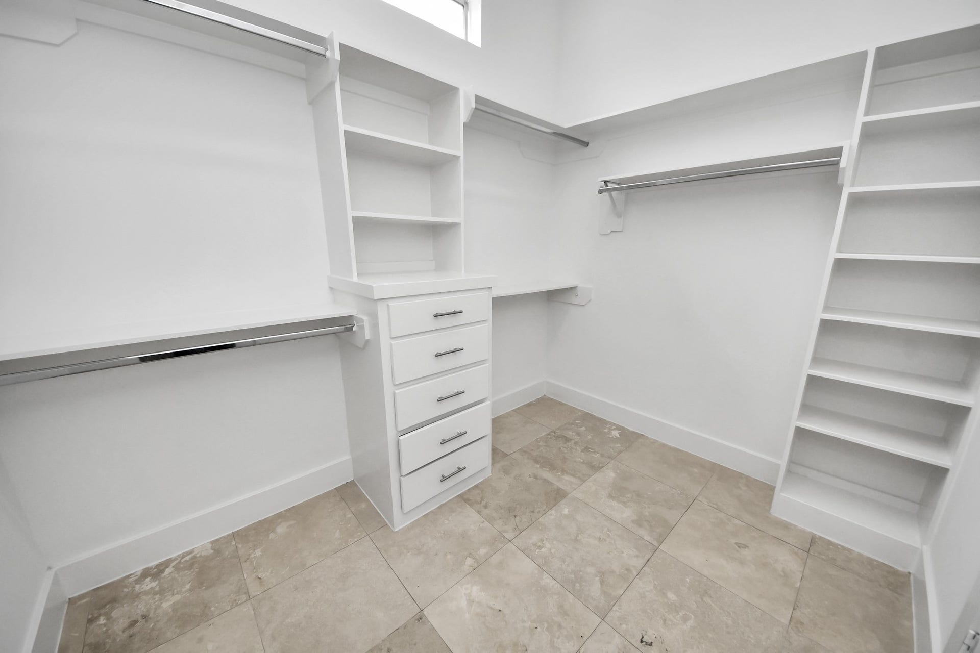1807 Hickory Street, Houston, TX 77007 First-floor bedroom with a private full bathroom, ideal for guests.