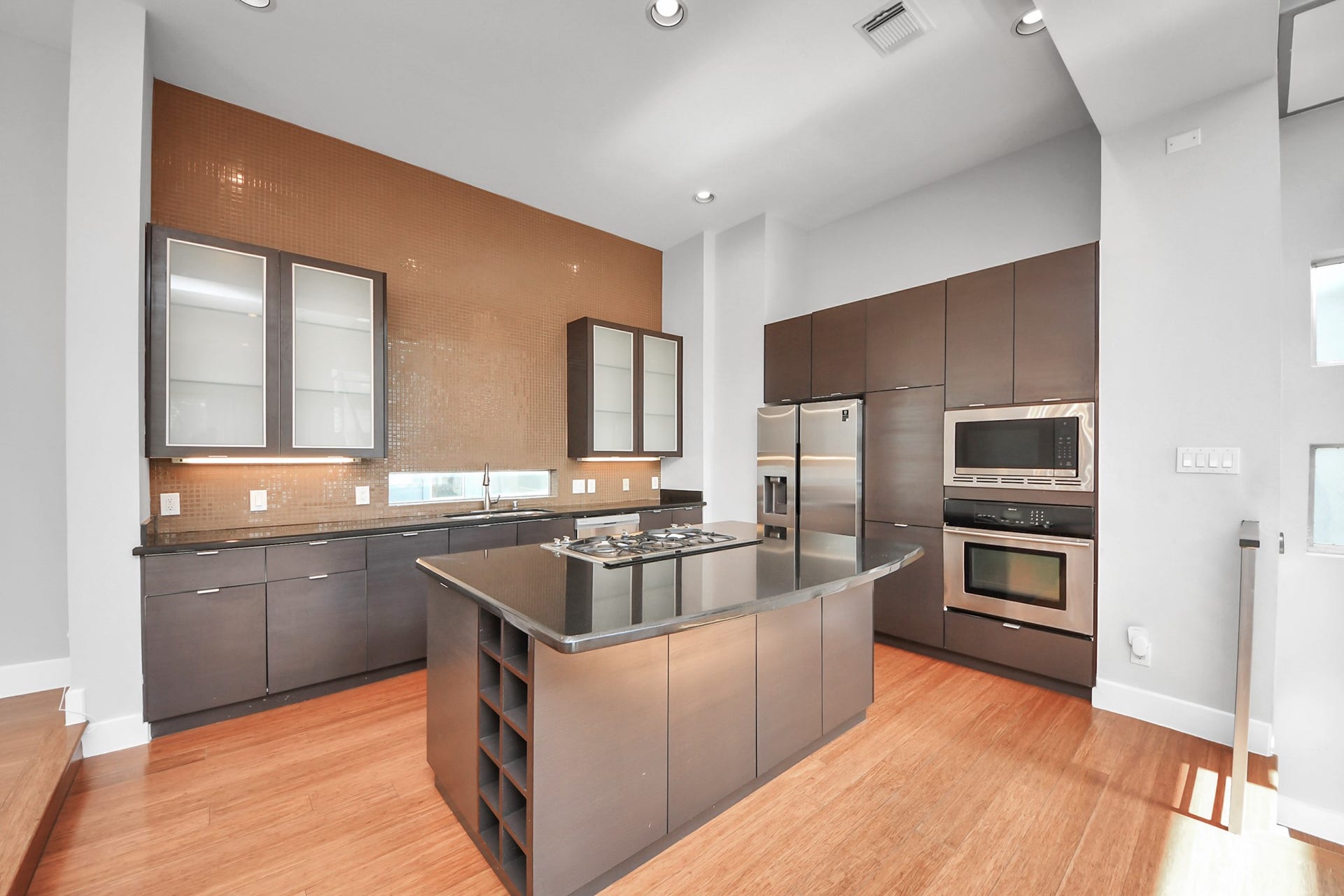 1807 Hickory Street, Houston, TX 77007 1807 Hickory Street, Houston, TX 77007