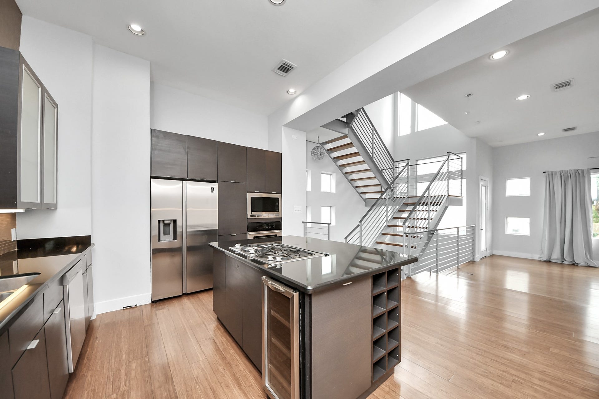 1807 Hickory Street, Houston, TX 77007 1807 Hickory Street, Houston, TX 77007