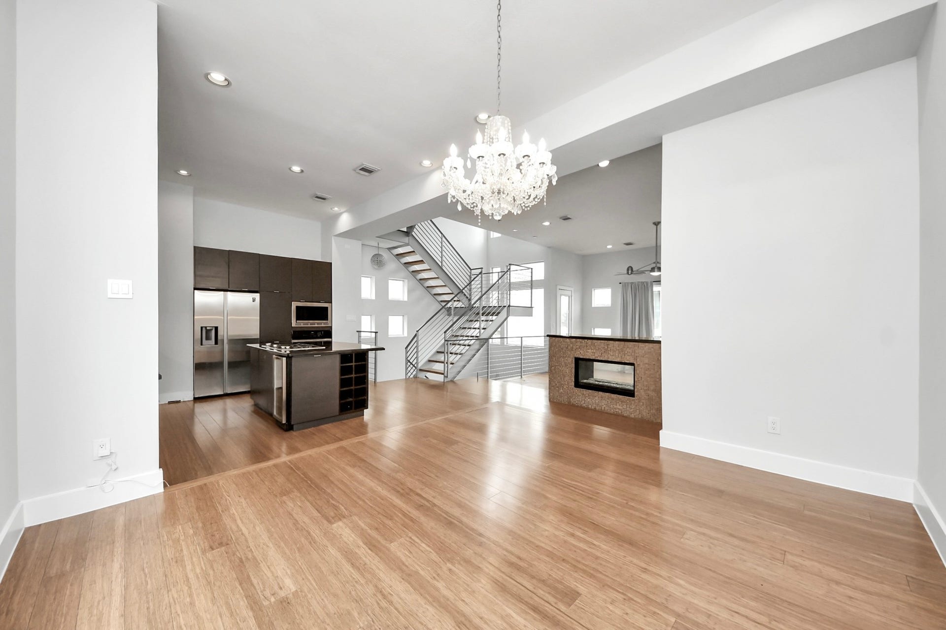 1807 Hickory Street, Houston, TX 77007 1807 Hickory Street, Houston, TX 77007
