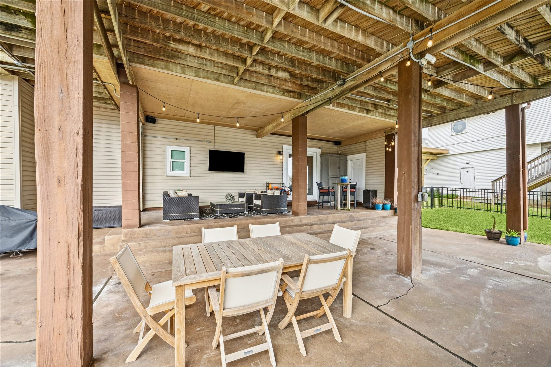 115 Bamaku Bend, Tiki Island, TX 77554 115 Bamaku Bend, Tiki Island, TX 77554