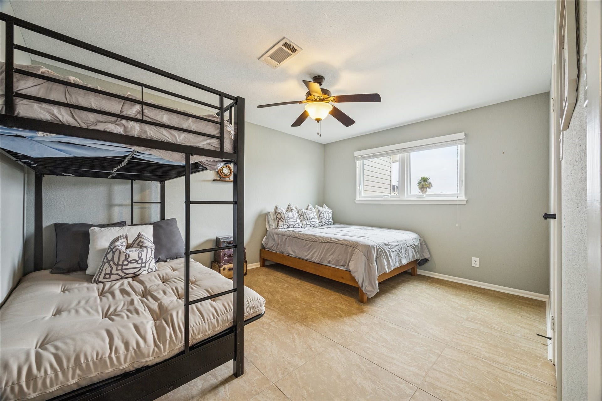 115 Bamaku Bend, Tiki Island, TX 77554 115 Bamaku Bend, Tiki Island, TX 77554