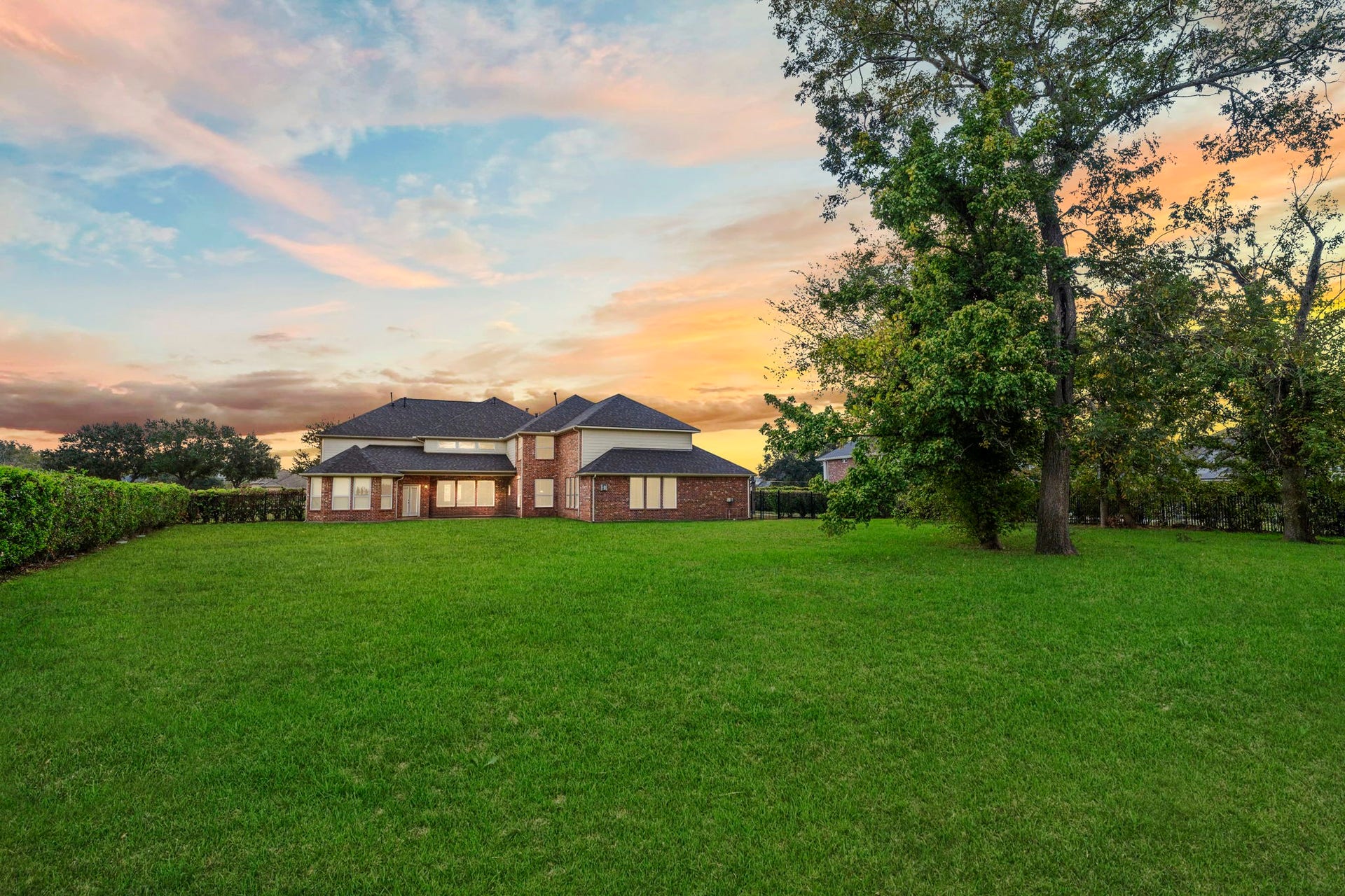 4502 Creek Point Lane, Missouri City, TX 77459 Expansive property offers endless potential.